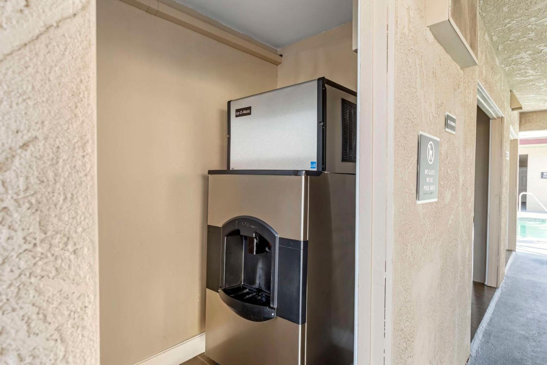 Best Western China Lake Inn photo 15
