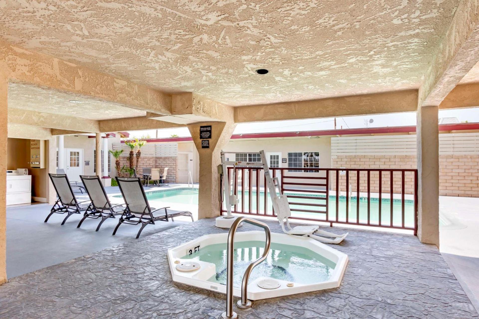 Best Western China Lake Inn photo 18