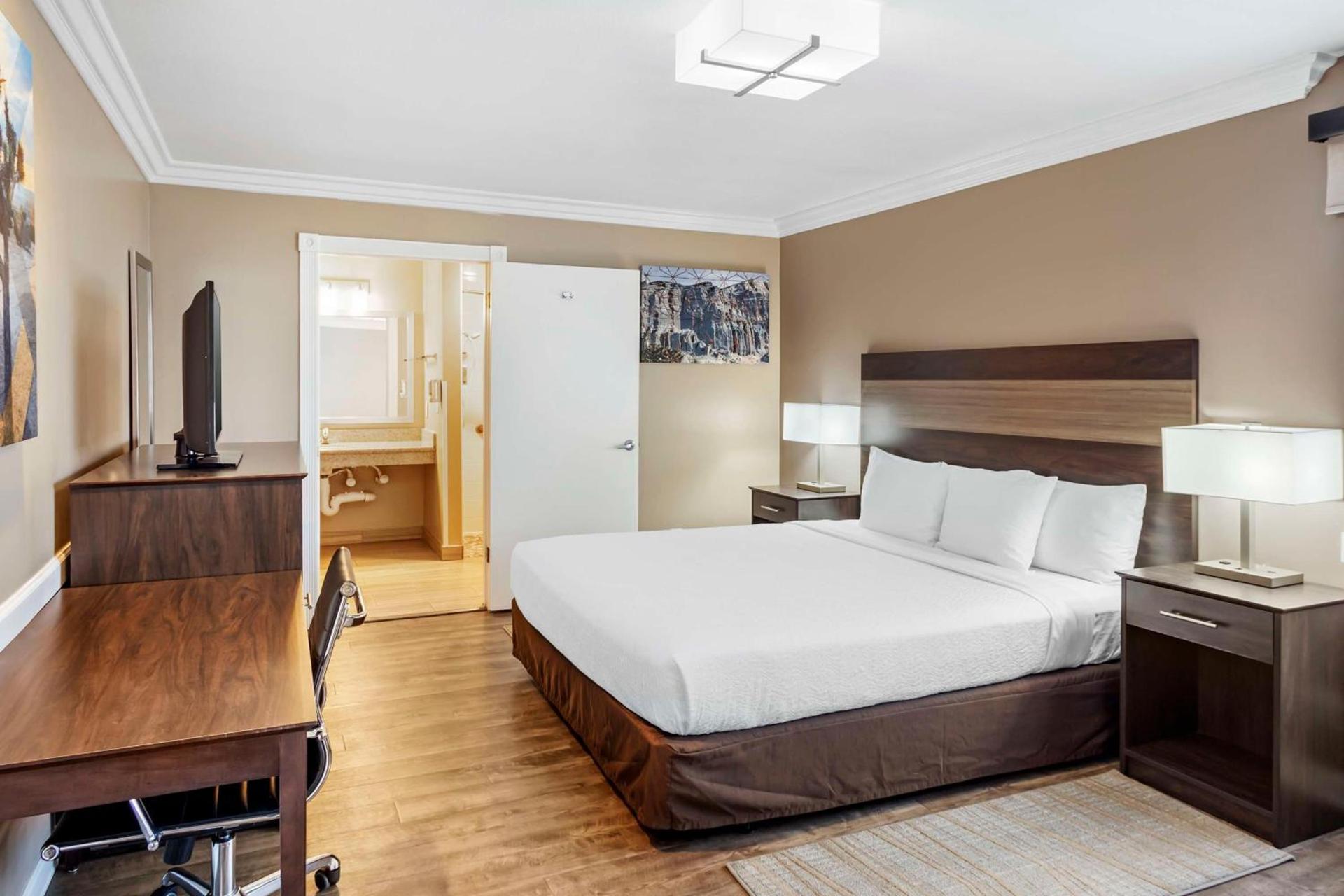 Best Western China Lake Inn photo 21