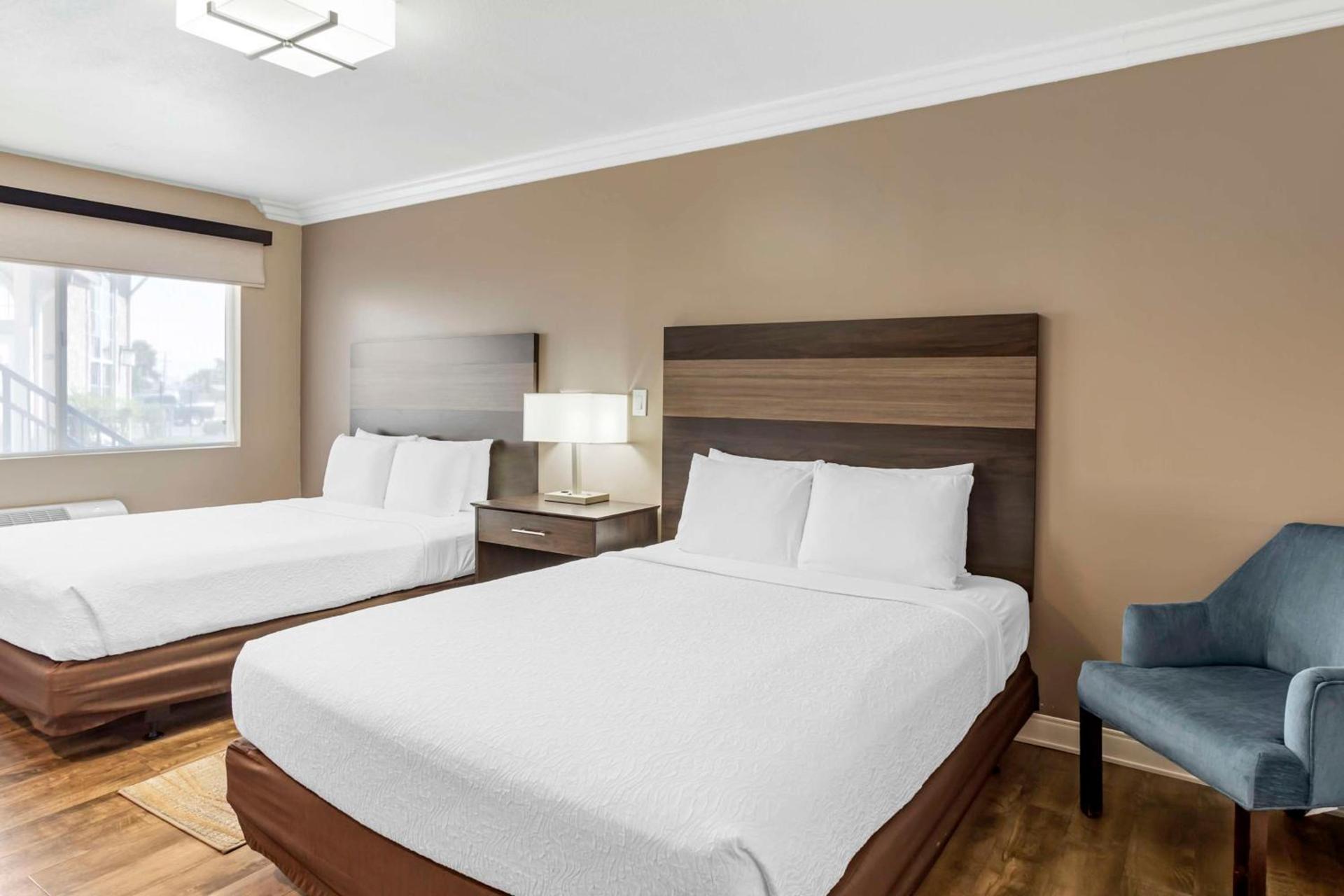 Best Western China Lake Inn photo 26