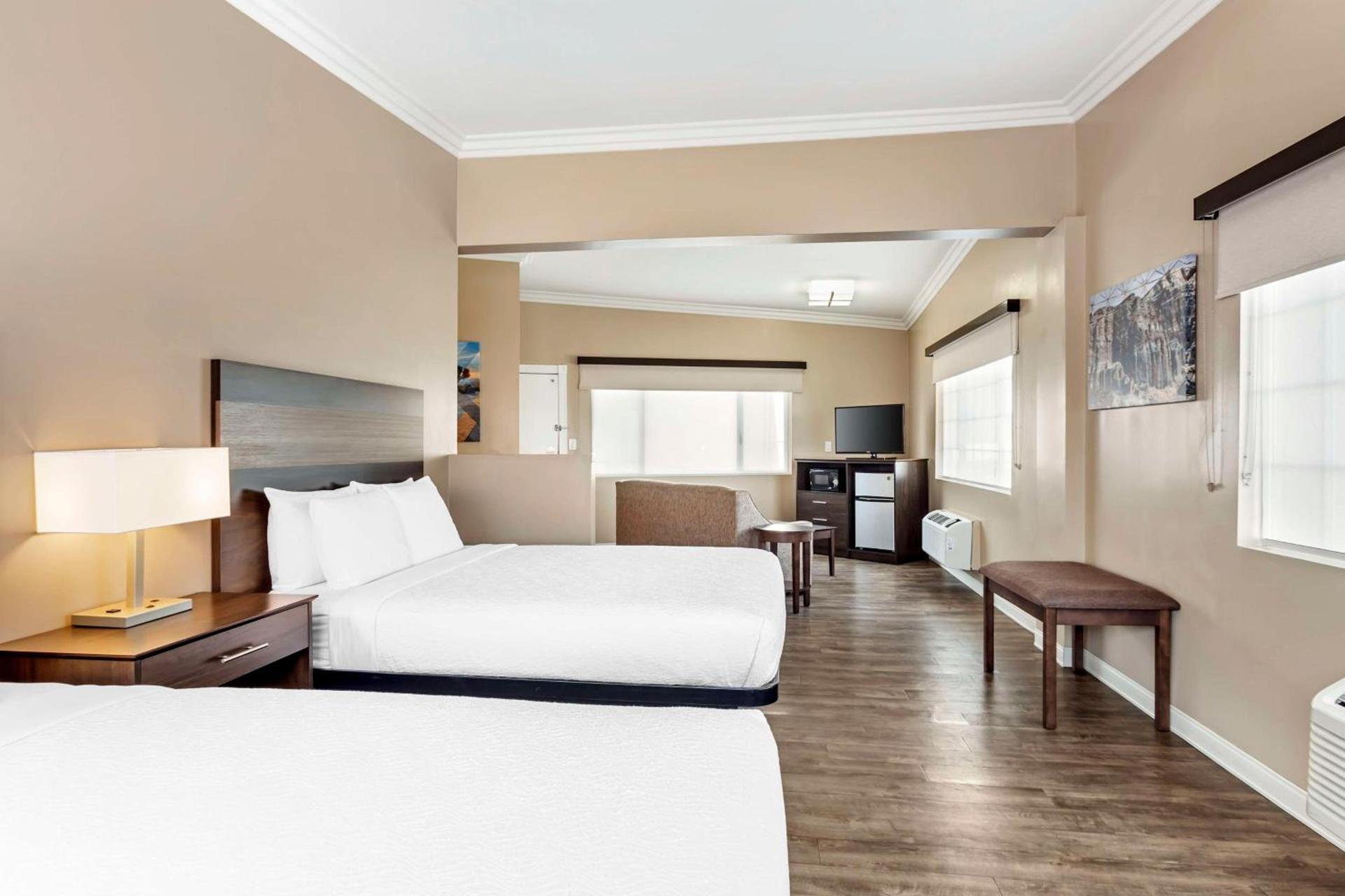 Best Western China Lake Inn photo 28