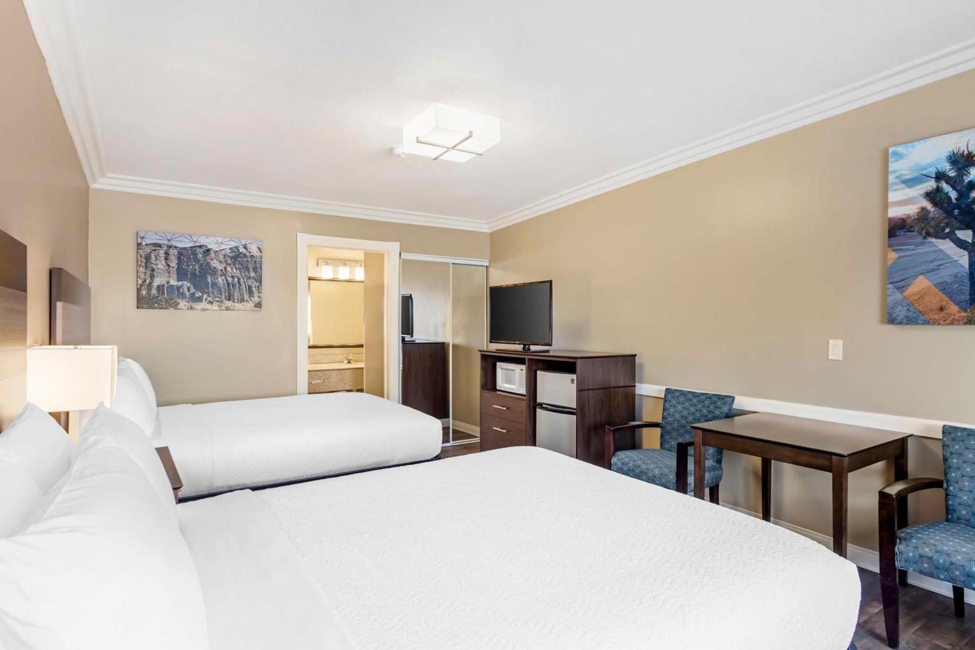 Best Western China Lake Inn photo 32