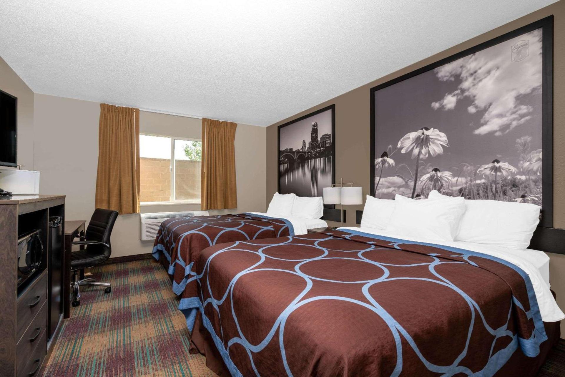 Super 8 by Wyndham Glenwood photo 7