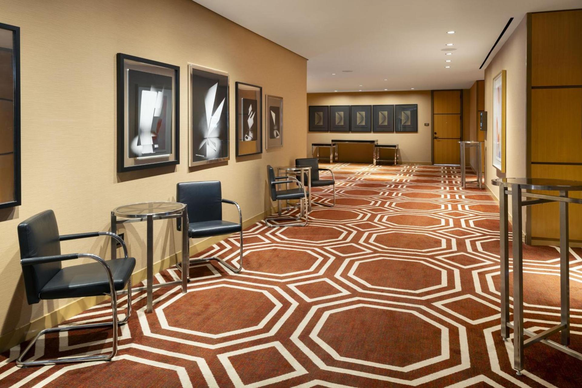 Residence Inn by Marriott Chicago Downtown Magnificent Mile photo 81