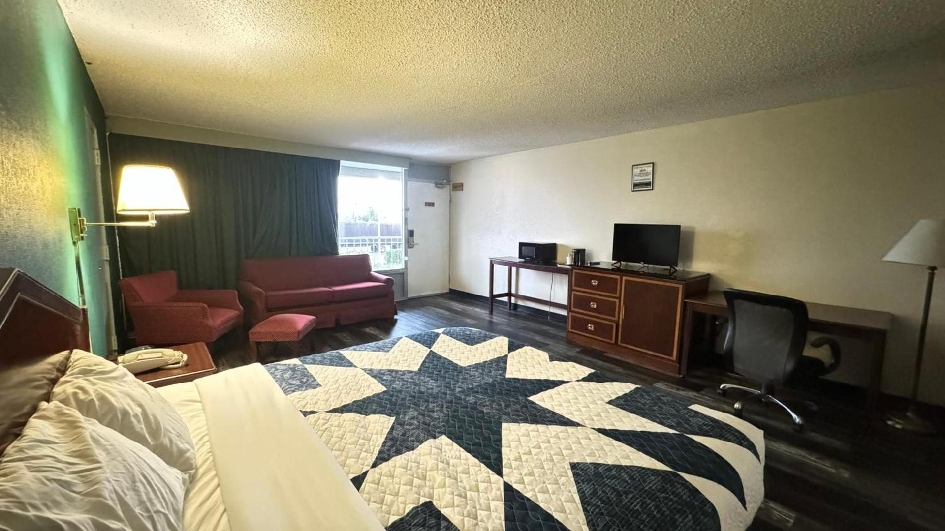 Hospitality House Union City I 69 US 51, TN photo 5