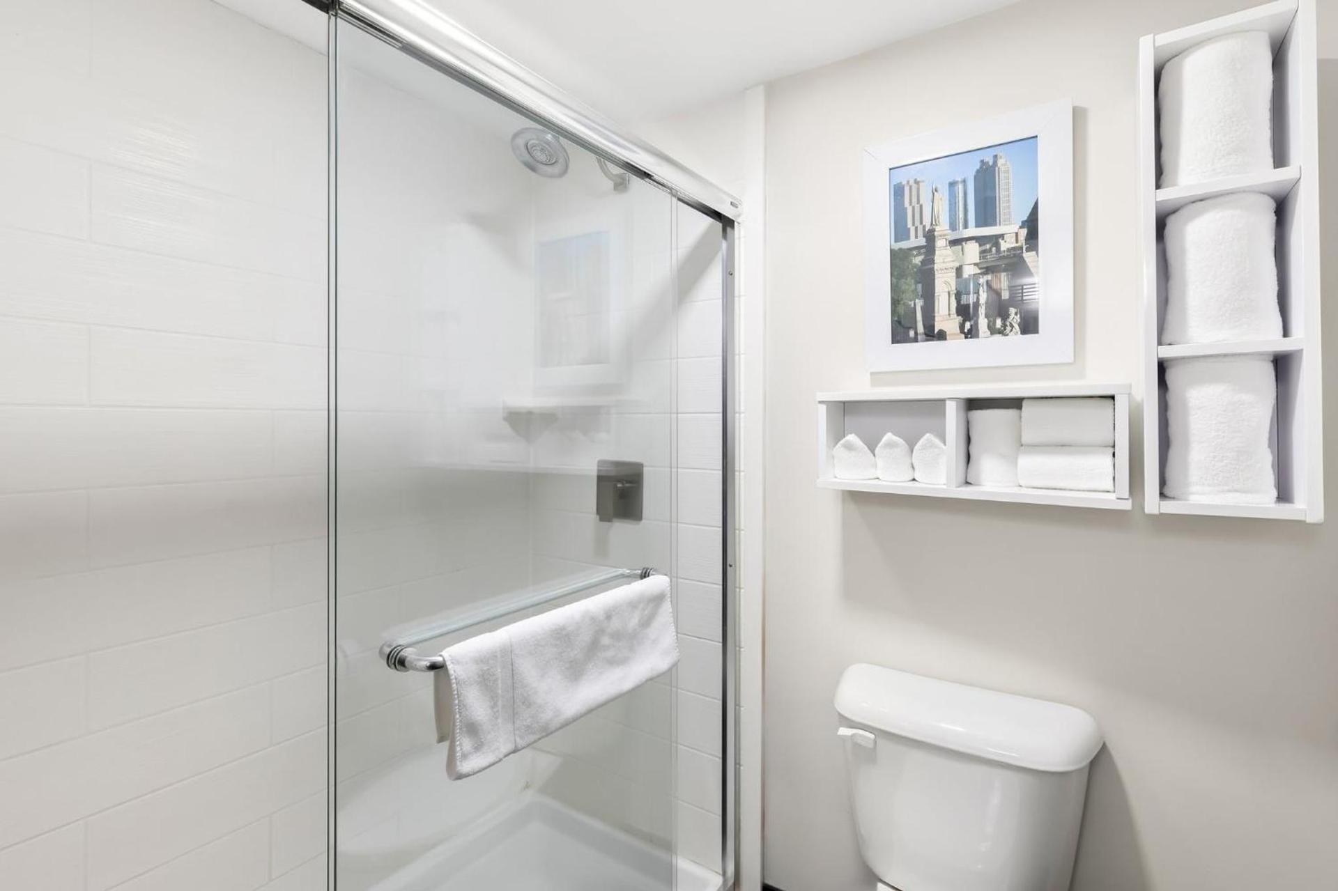 Holiday Inn Express Atlanta Galleria-Ballpark Area by IHG photo 39