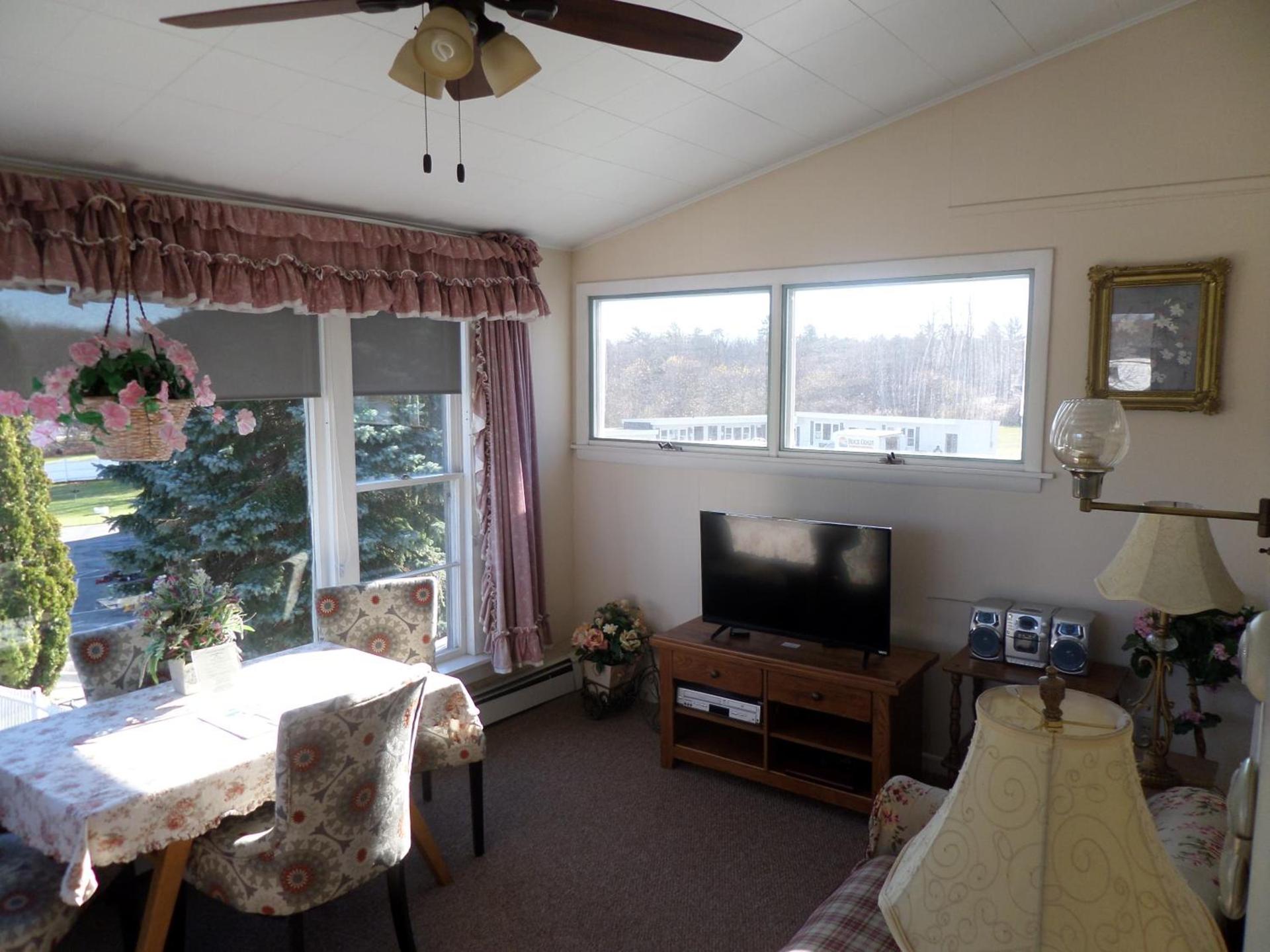 Claddagh Motel & Suites photo 37