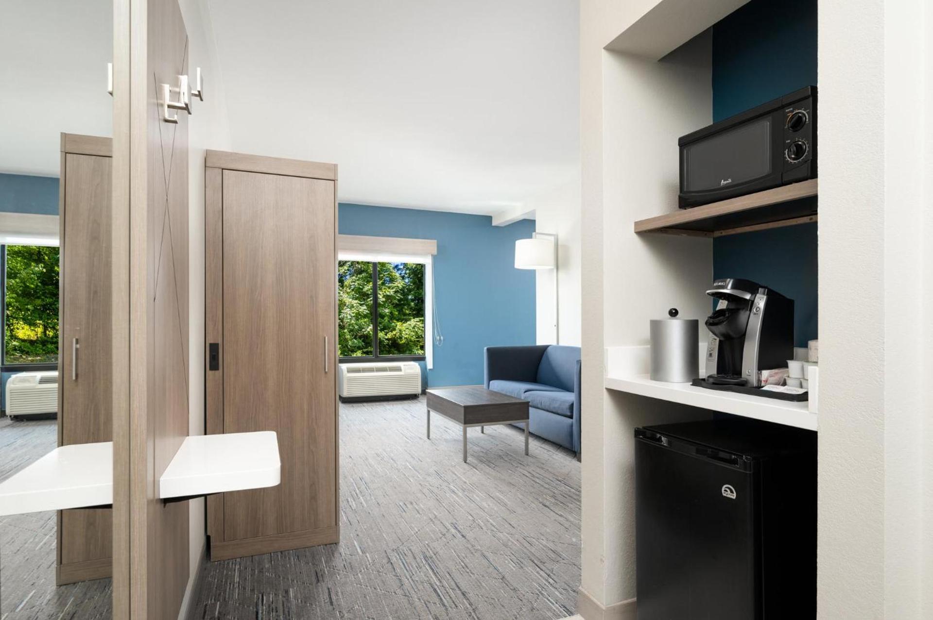 Holiday Inn Express Hotel & Suites Newport South by IHG photo 59
