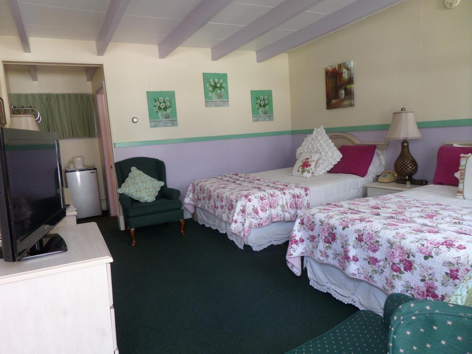 Claddagh Motel & Suites photo 33