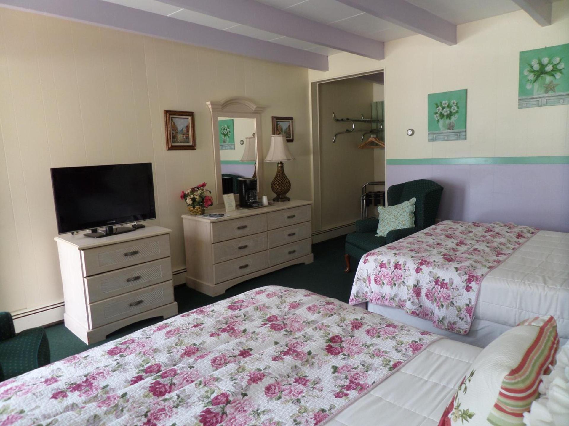 Claddagh Motel & Suites photo 29