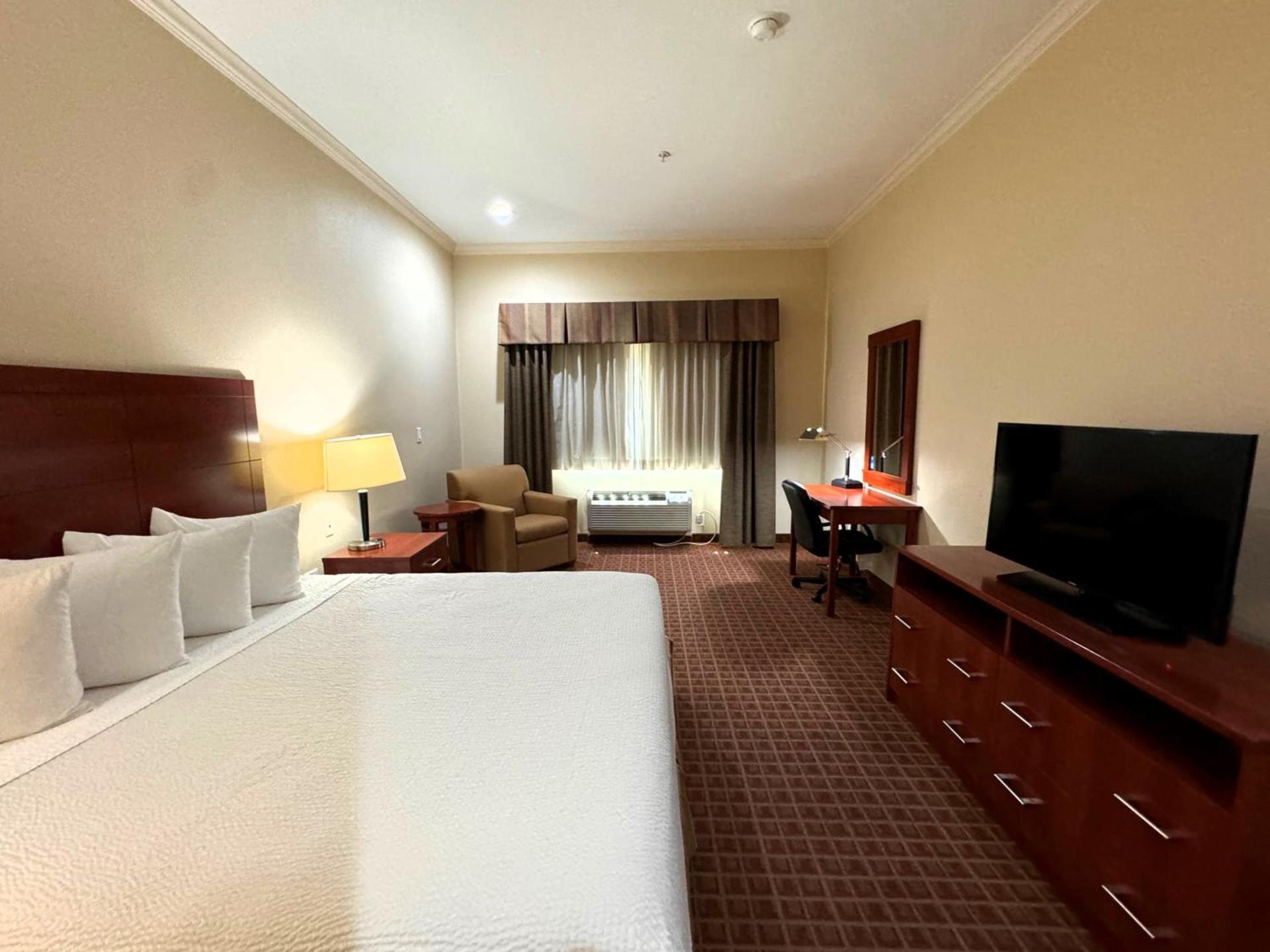 Ramada by Wyndham College Station photo 57
