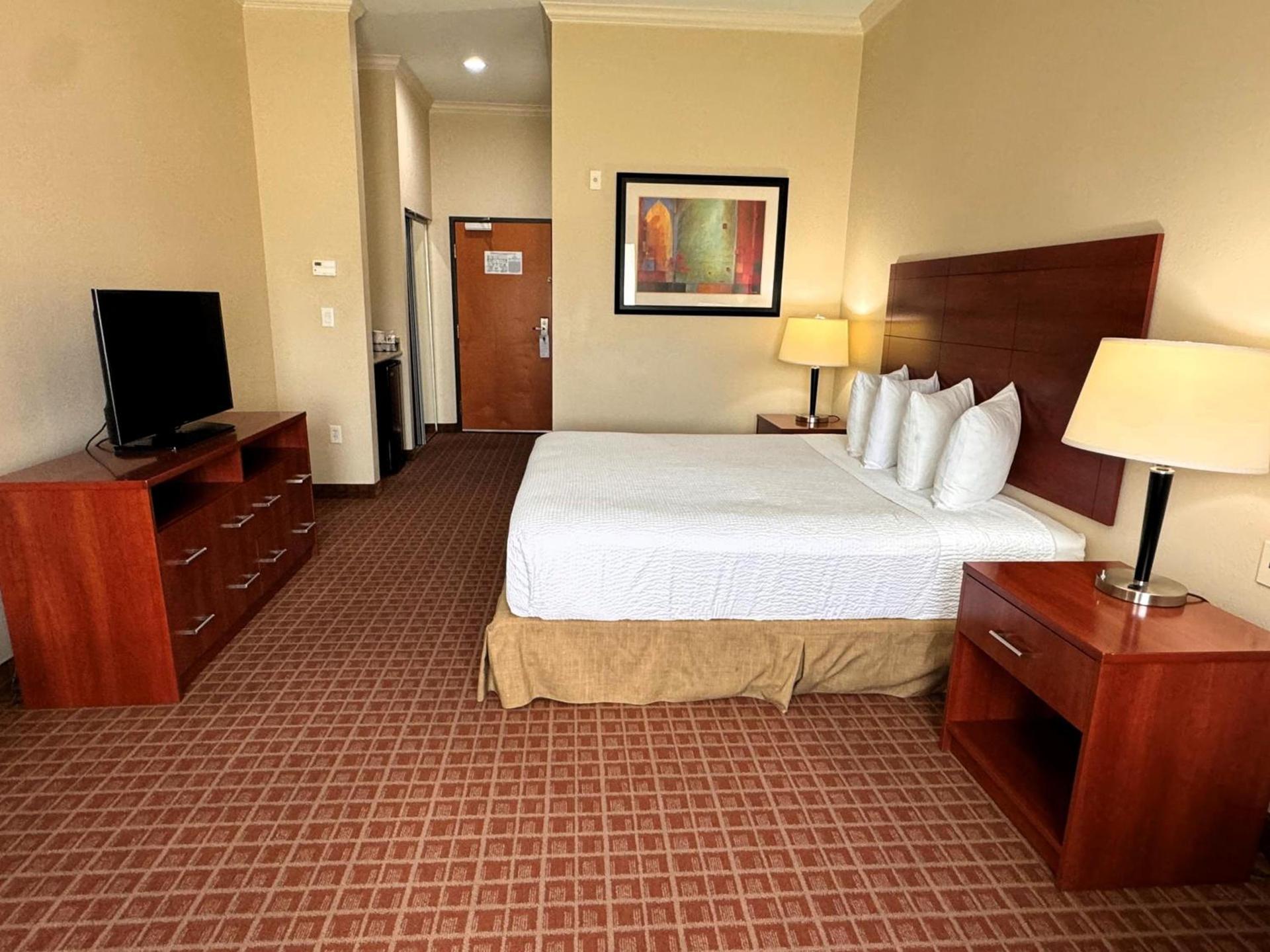 Ramada by Wyndham College Station photo 53