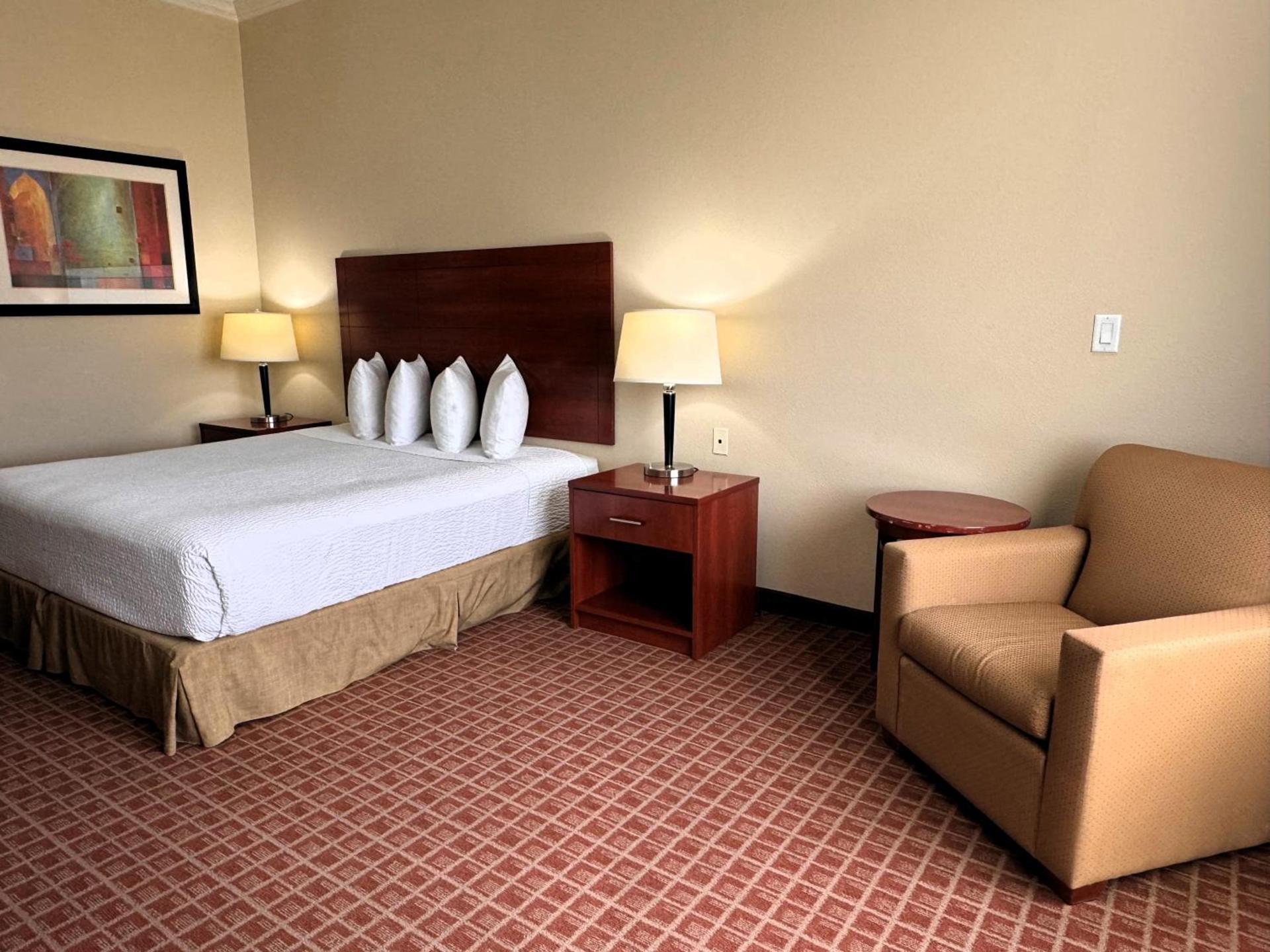 Ramada by Wyndham College Station photo 49