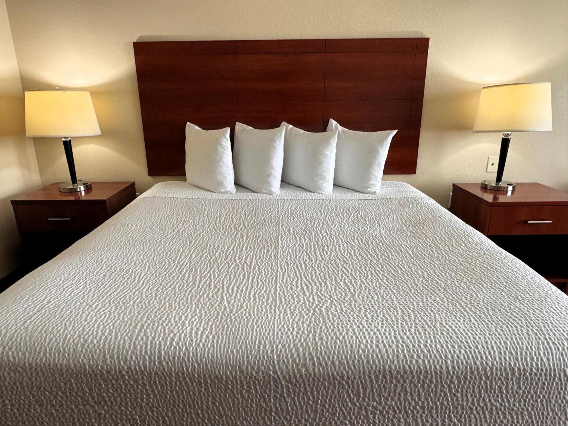 Ramada by Wyndham College Station photo 52