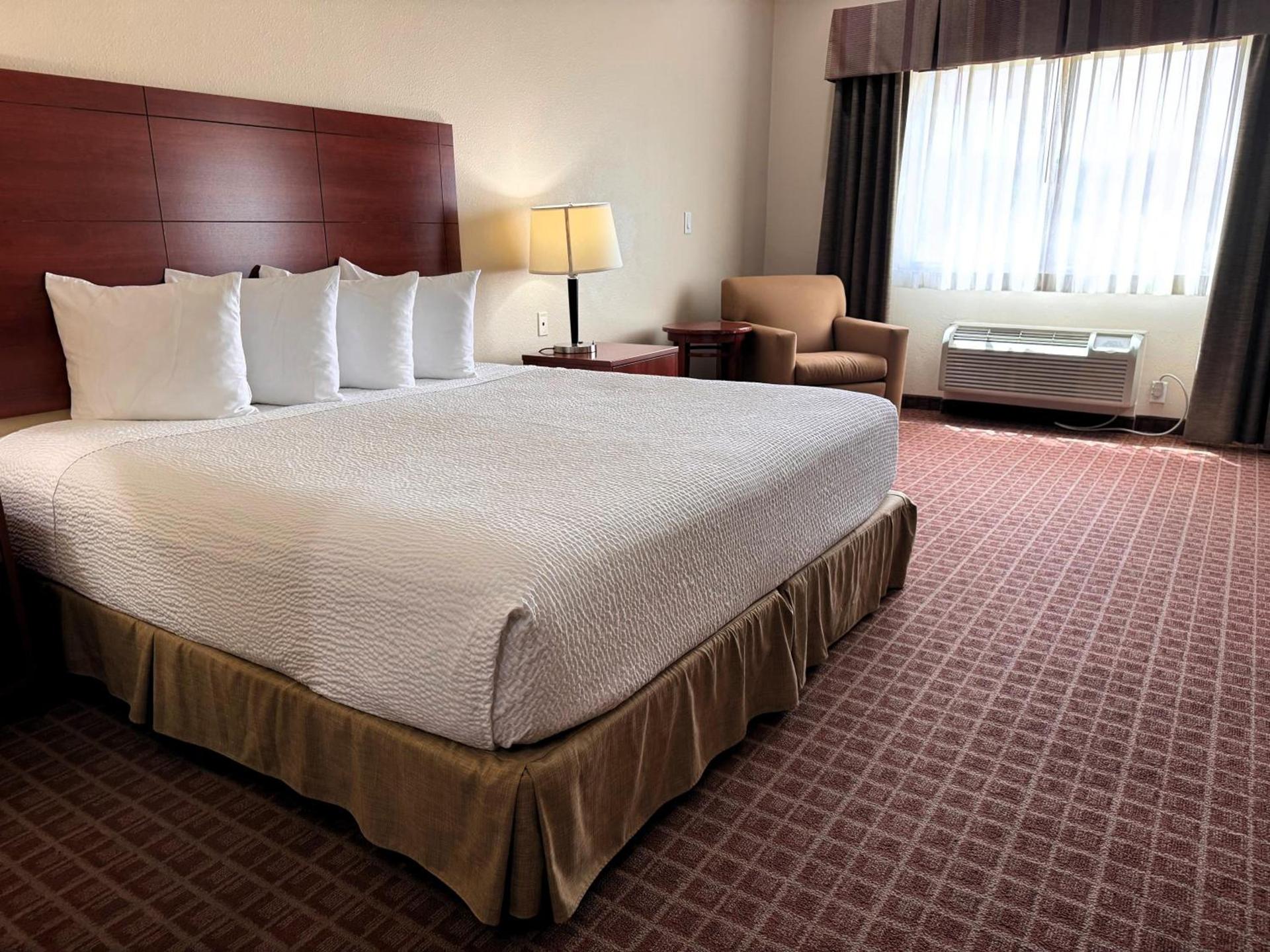Ramada by Wyndham College Station photo 55