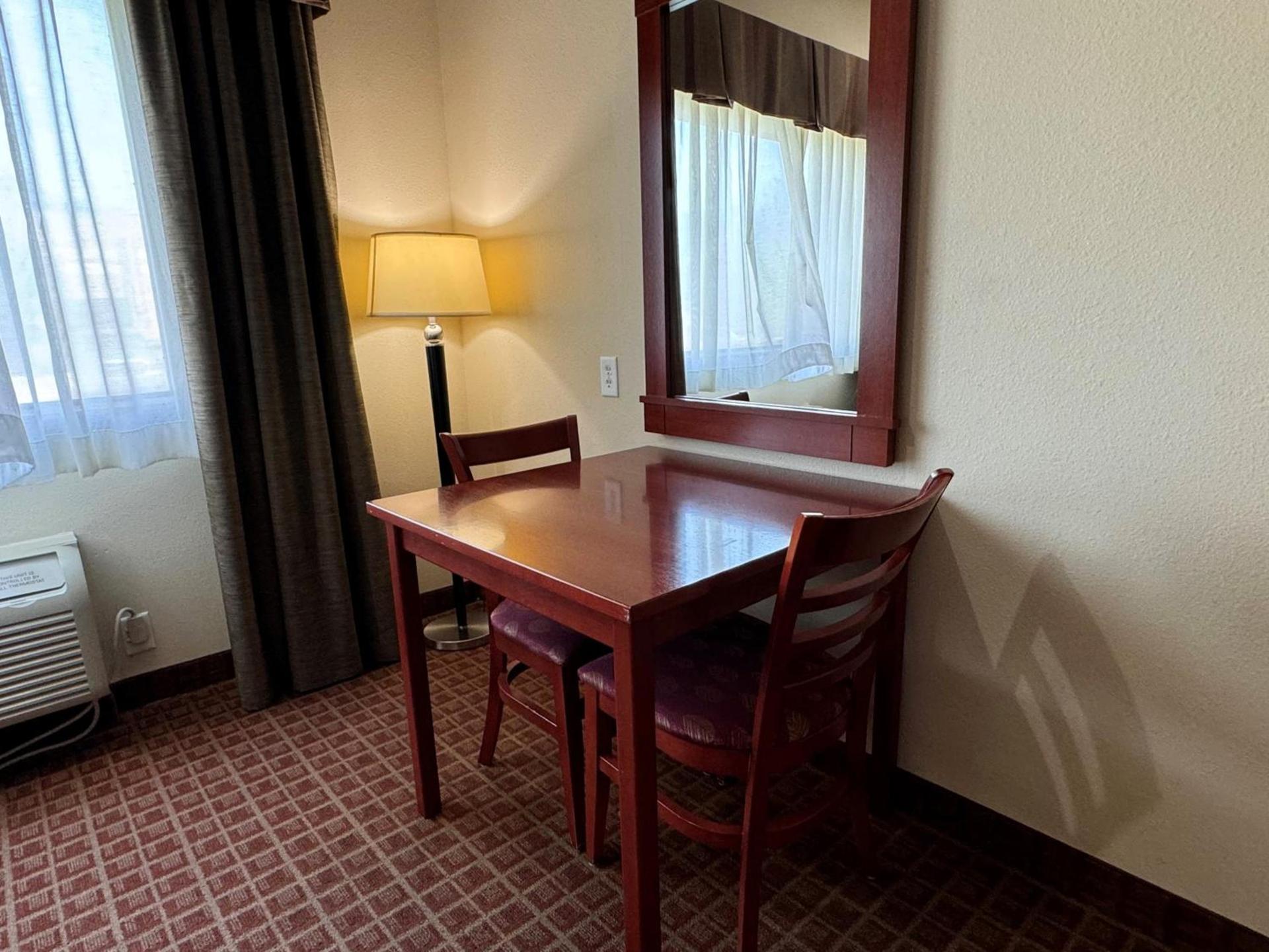 Ramada by Wyndham College Station photo 64