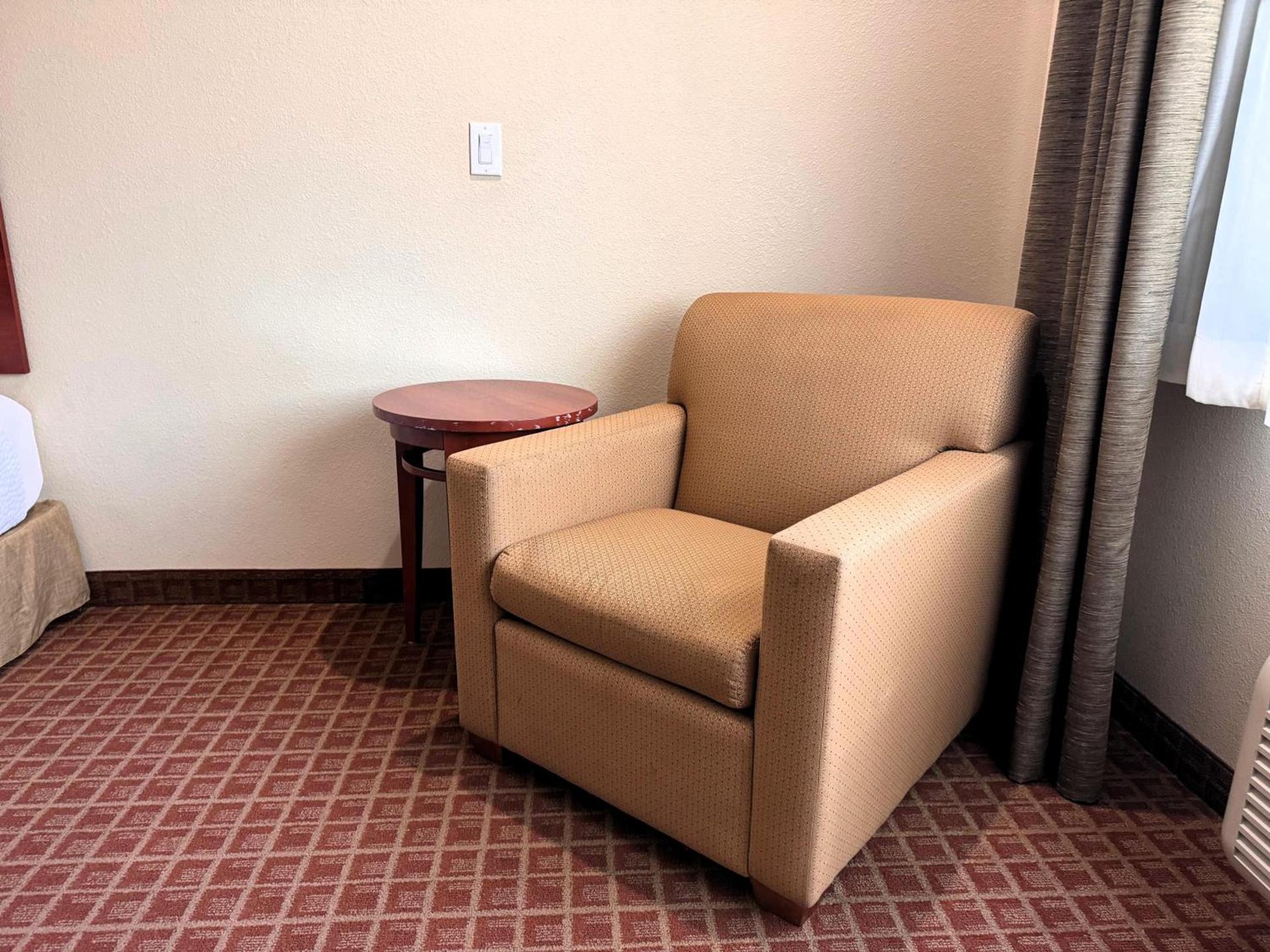 Ramada by Wyndham College Station photo 65