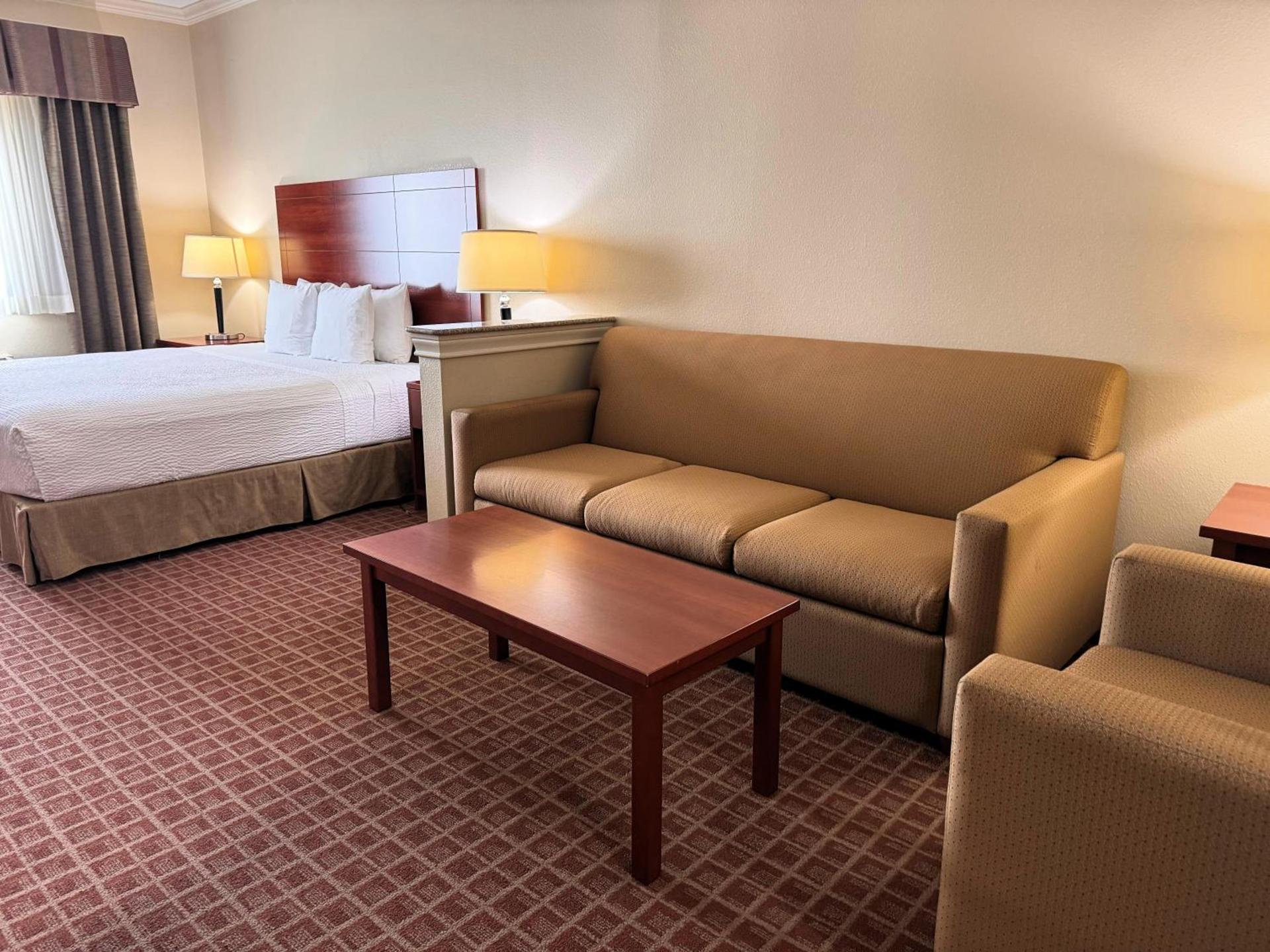 Ramada by Wyndham College Station photo 66