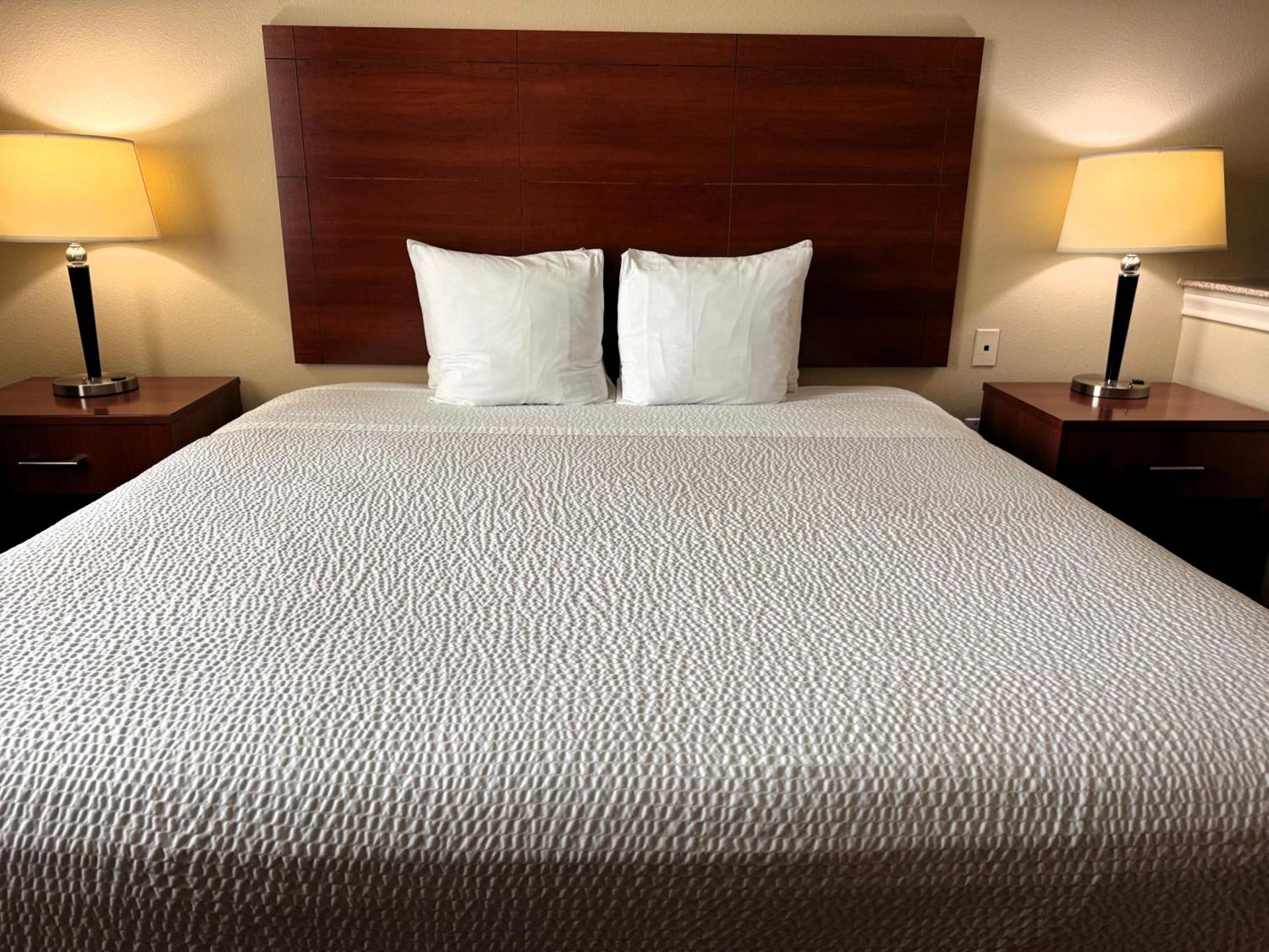 Ramada by Wyndham College Station photo 68