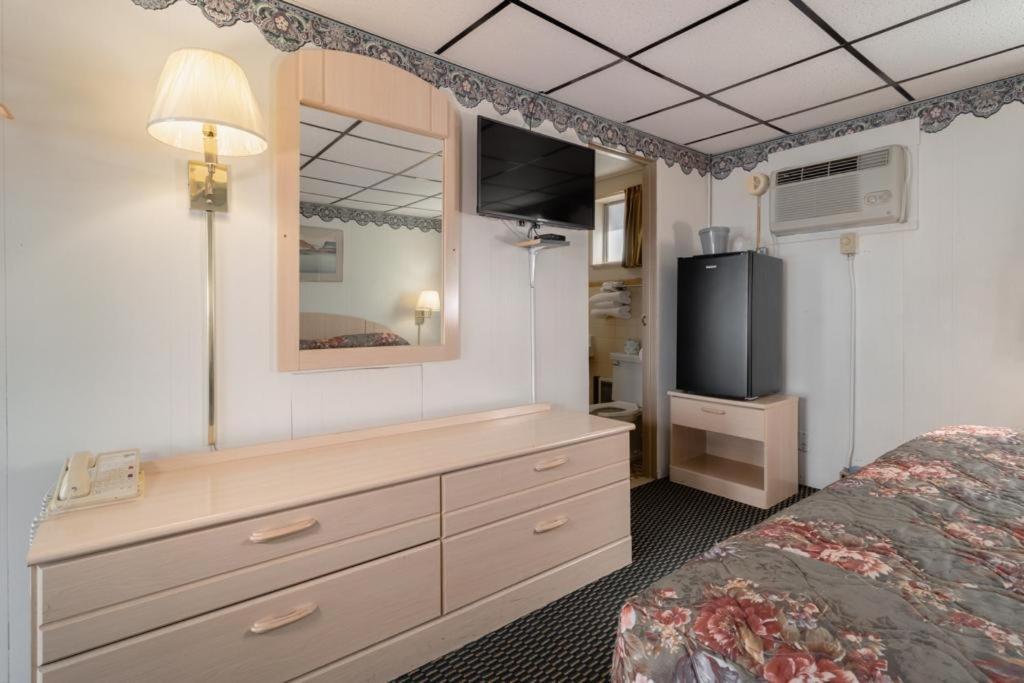 DuBois Manor Motel photo 12