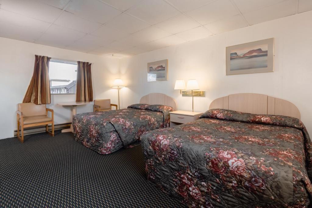 DuBois Manor Motel photo 13