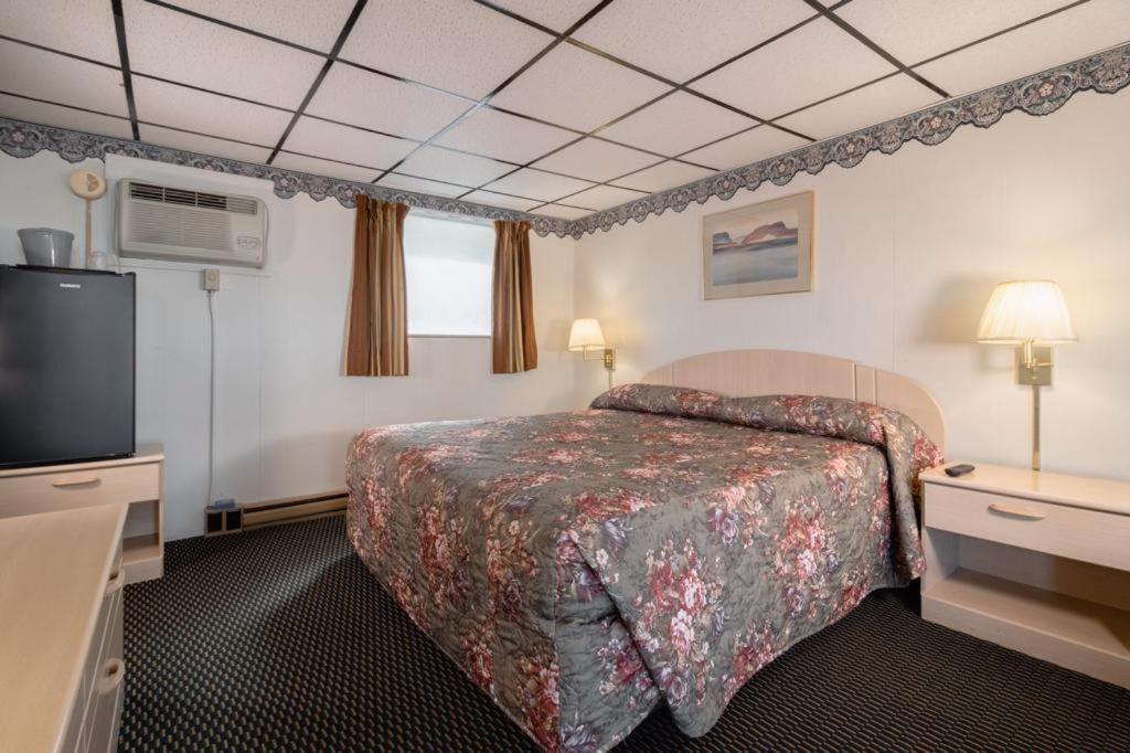 DuBois Manor Motel photo 16