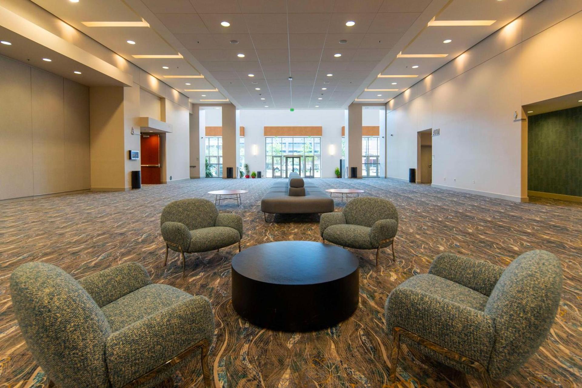 DoubleTree by Hilton Hotel Cedar Rapids Convention Complex photo 7