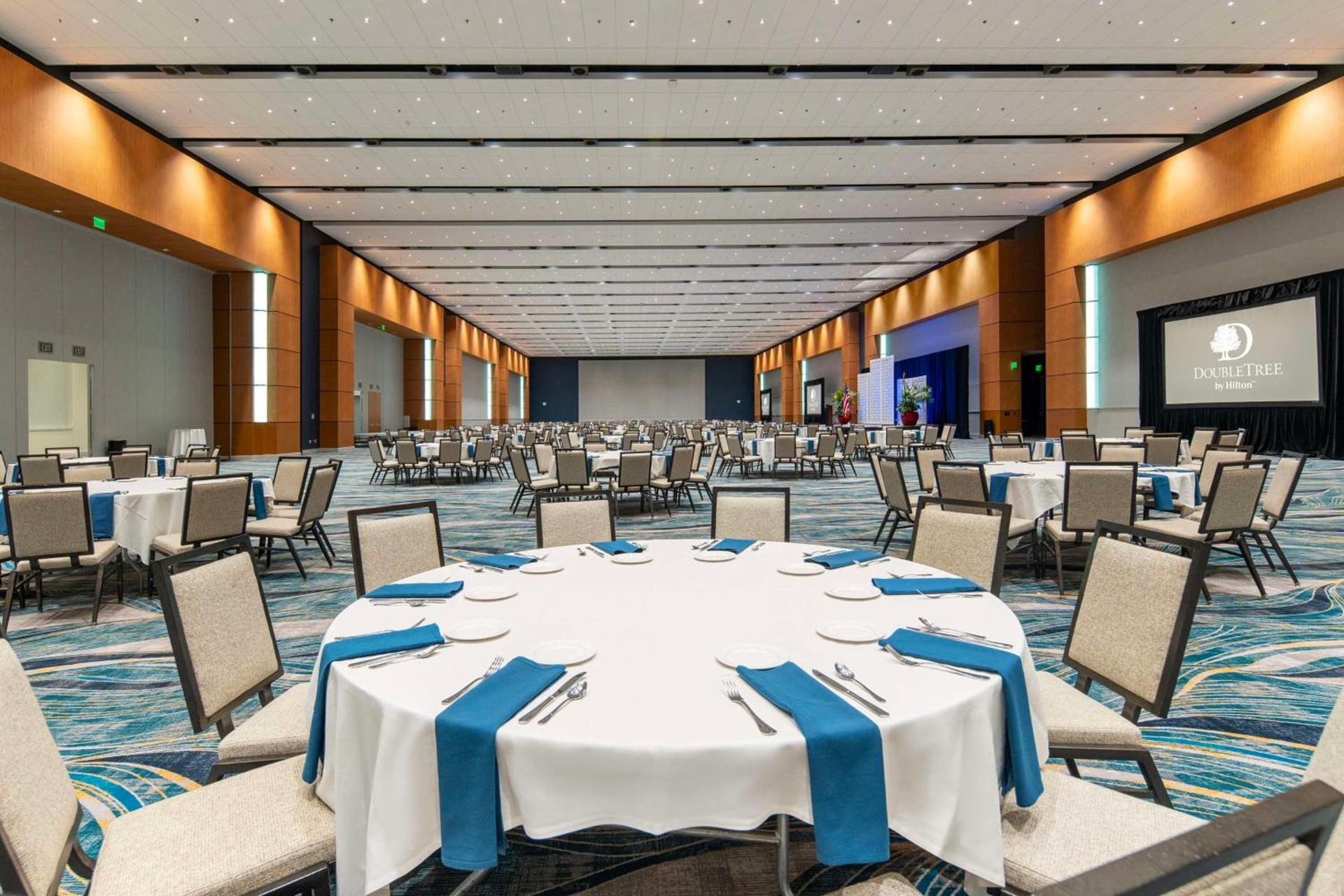 DoubleTree by Hilton Hotel Cedar Rapids Convention Complex photo 6