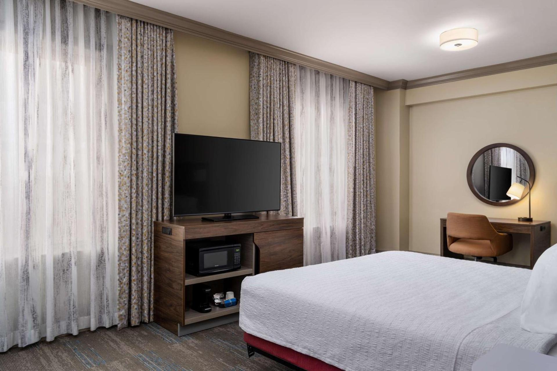 Hampton Inn & Suites New Orleans Canal St. French Quarter photo 52