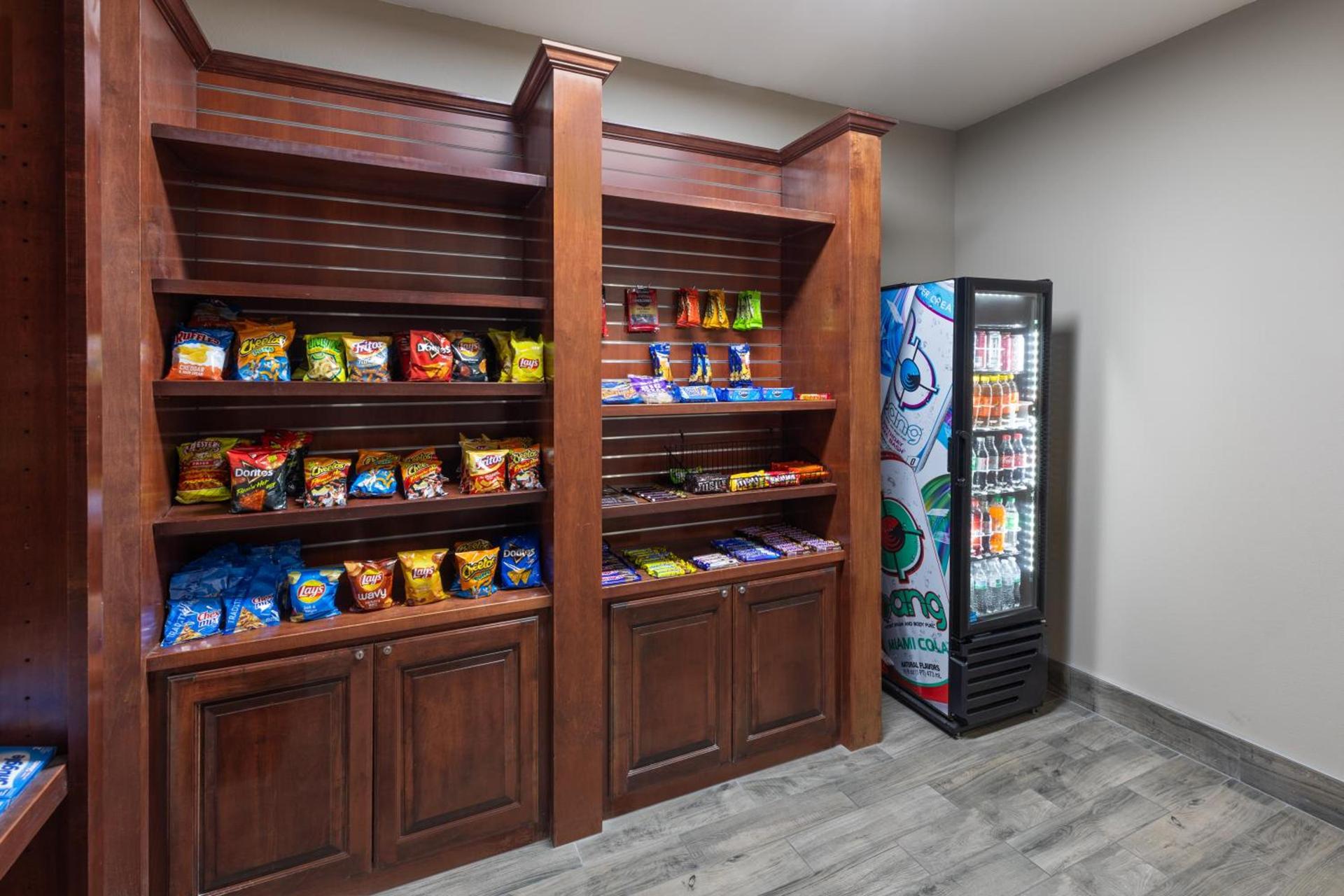 Super 8 by Wyndham Lubbock West photo 53