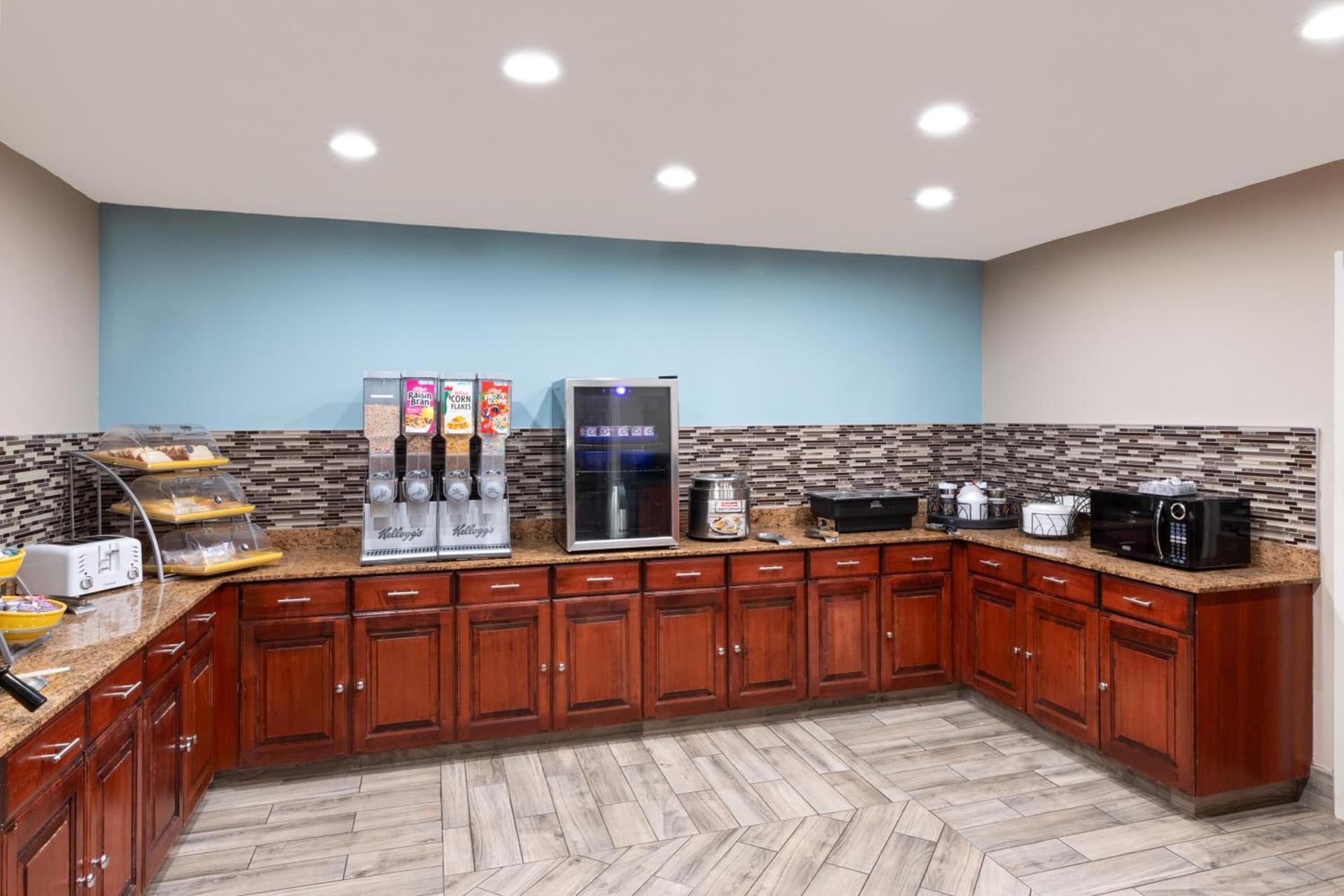 Super 8 by Wyndham Lubbock West photo 47