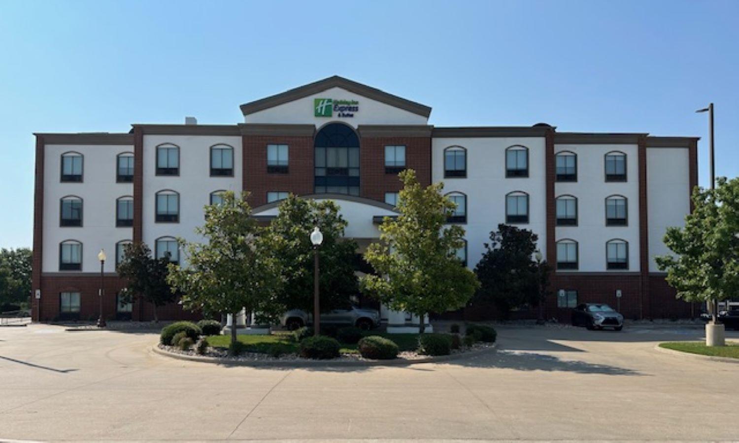 Holiday Inn Express Hotel & Suites Ennis by IHG photo 2