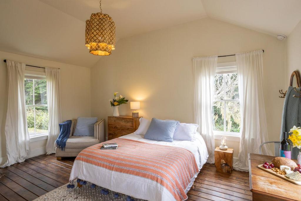 Dennen's Victorian Farmhouse photo 29