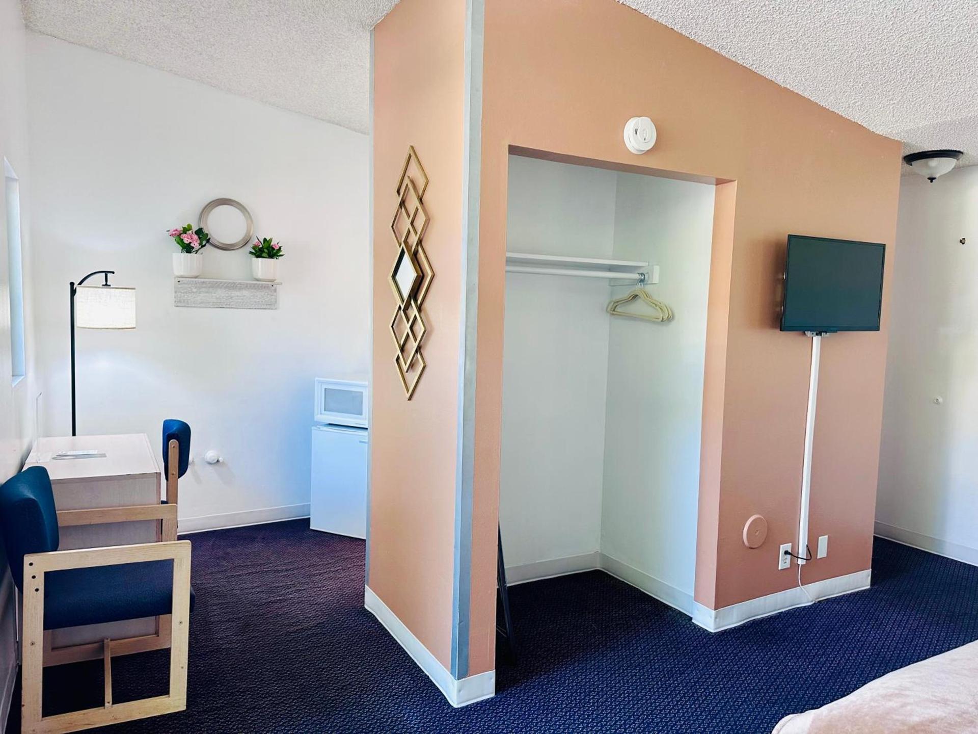 Foghorn Harbor Inn photo 15