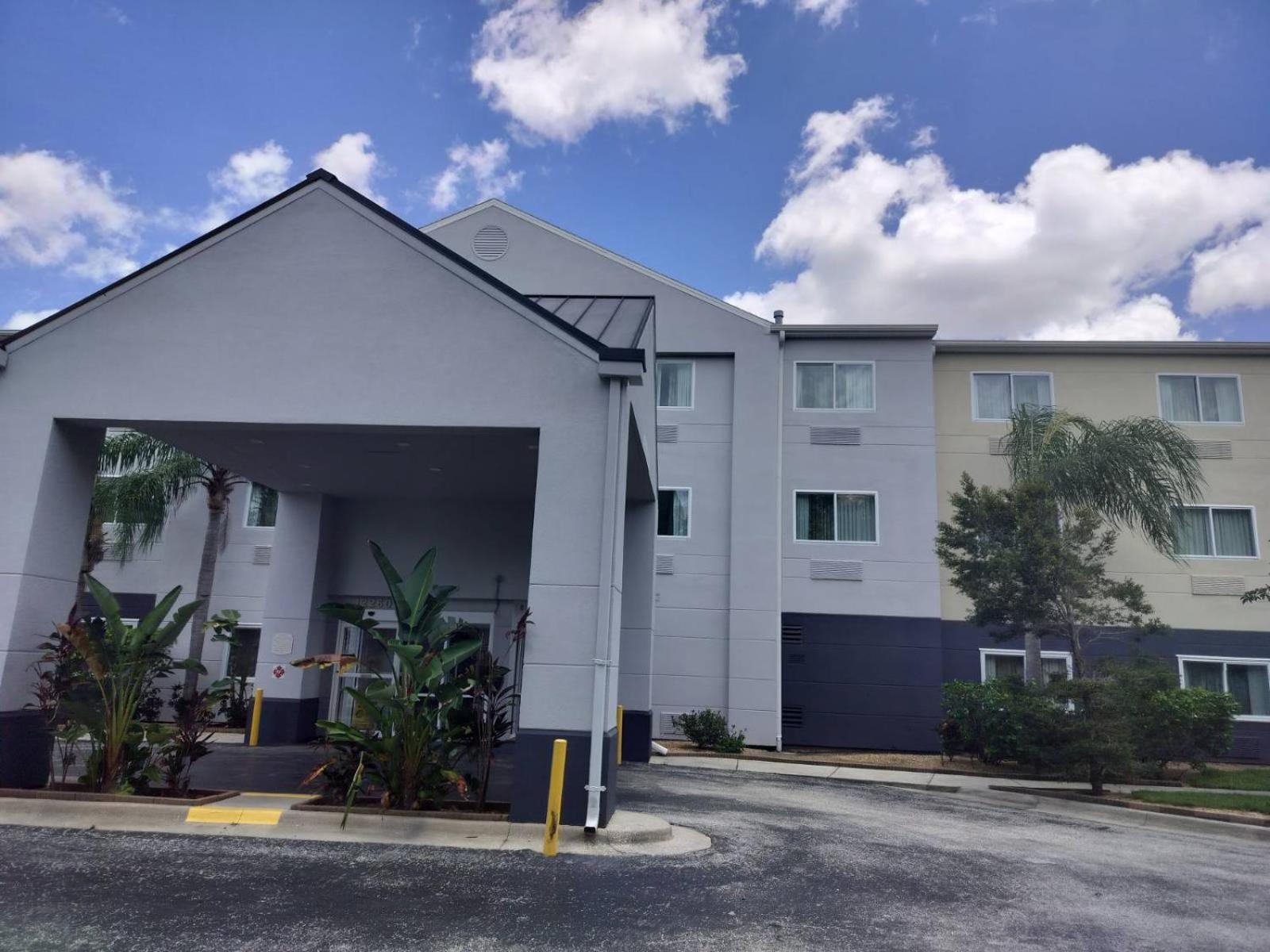 Fairfield Inn and Suites by Marriott Tampa North photo 1