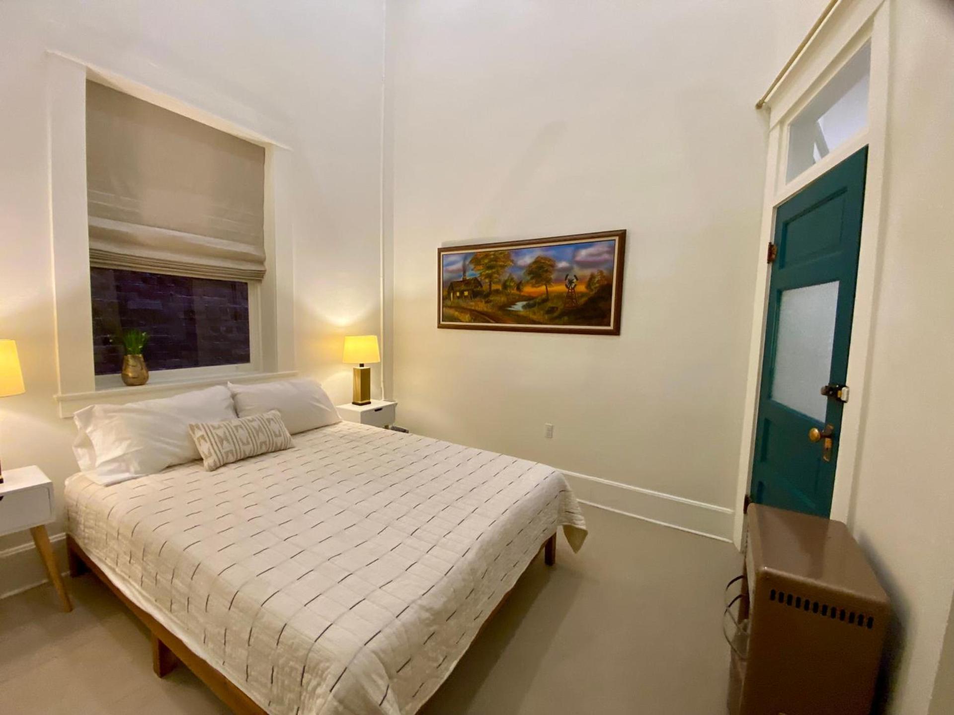 Warner Hotel photo 81