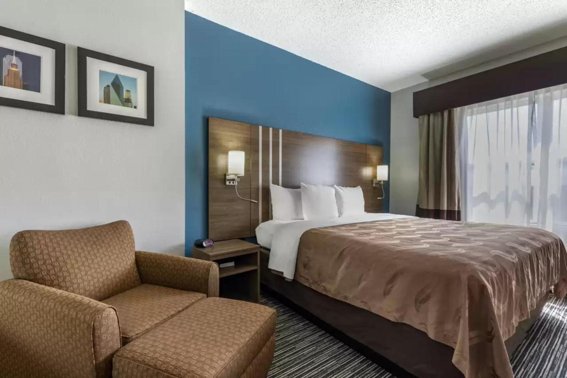 Quality Inn & Suites I-35 E-Walnut Hill photo 23