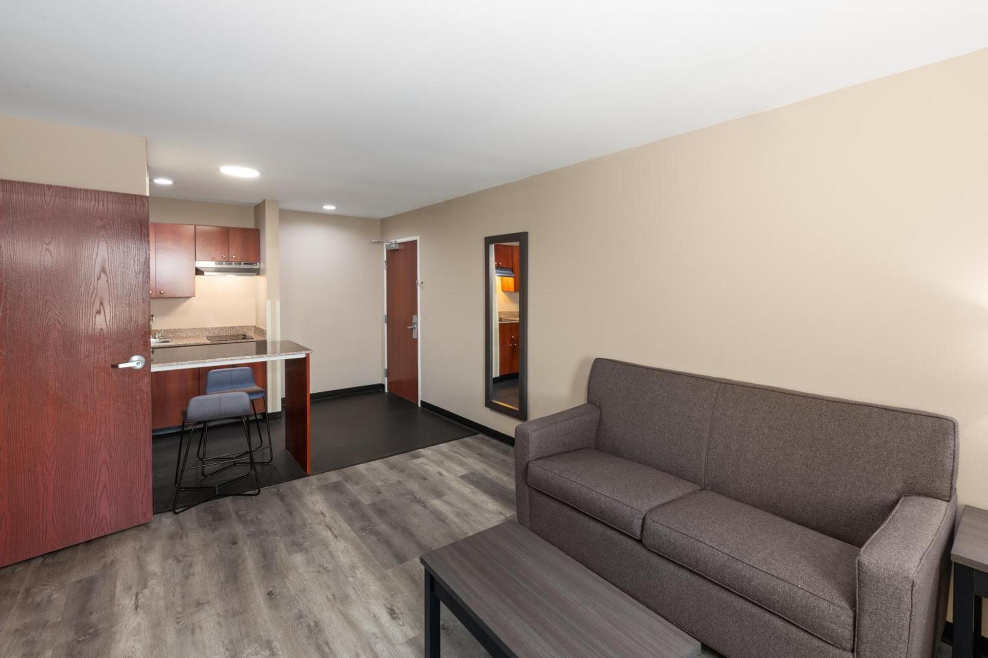 Super 8 by Wyndham Lubbock West photo 58