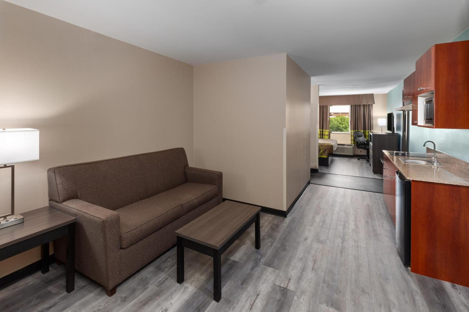Super 8 by Wyndham Lubbock West photo 60