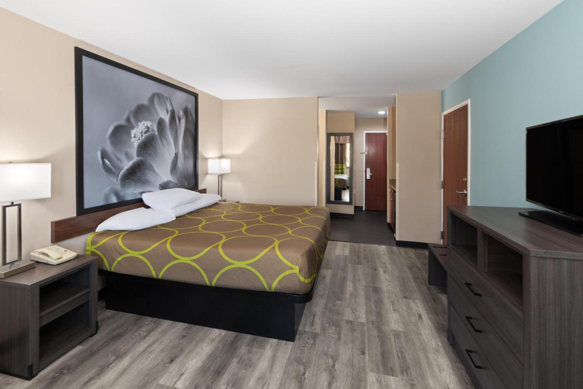 Super 8 by Wyndham Lubbock West photo 64