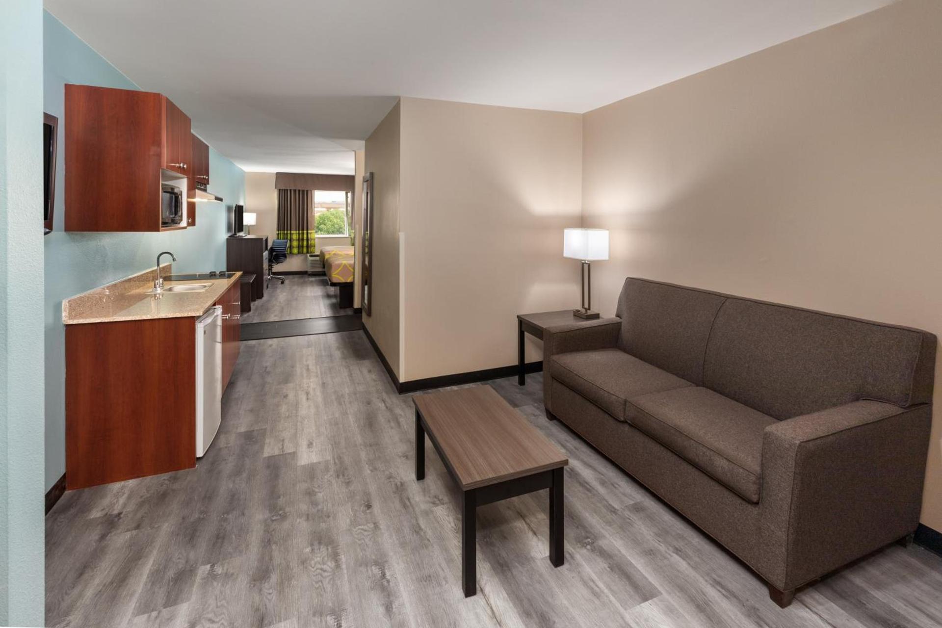 Super 8 by Wyndham Lubbock West photo 65