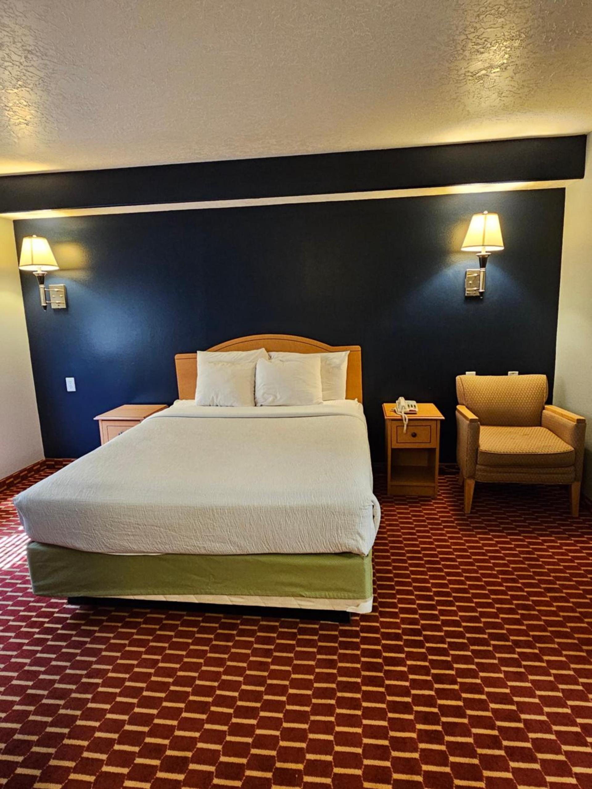 Executive Inn & Suites Extended Stay - Vernal photo 18