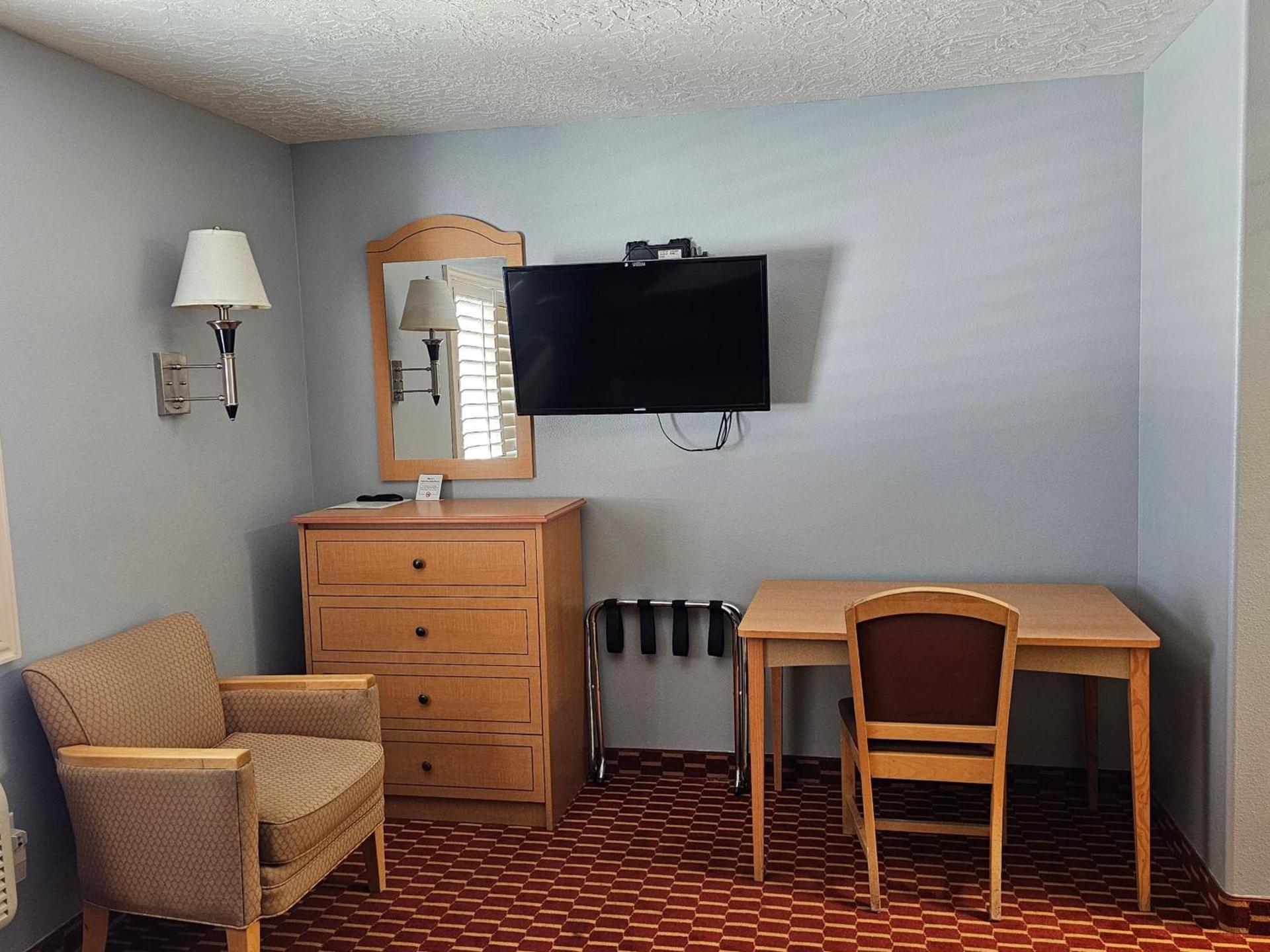 Executive Inn & Suites Extended Stay - Vernal photo 17