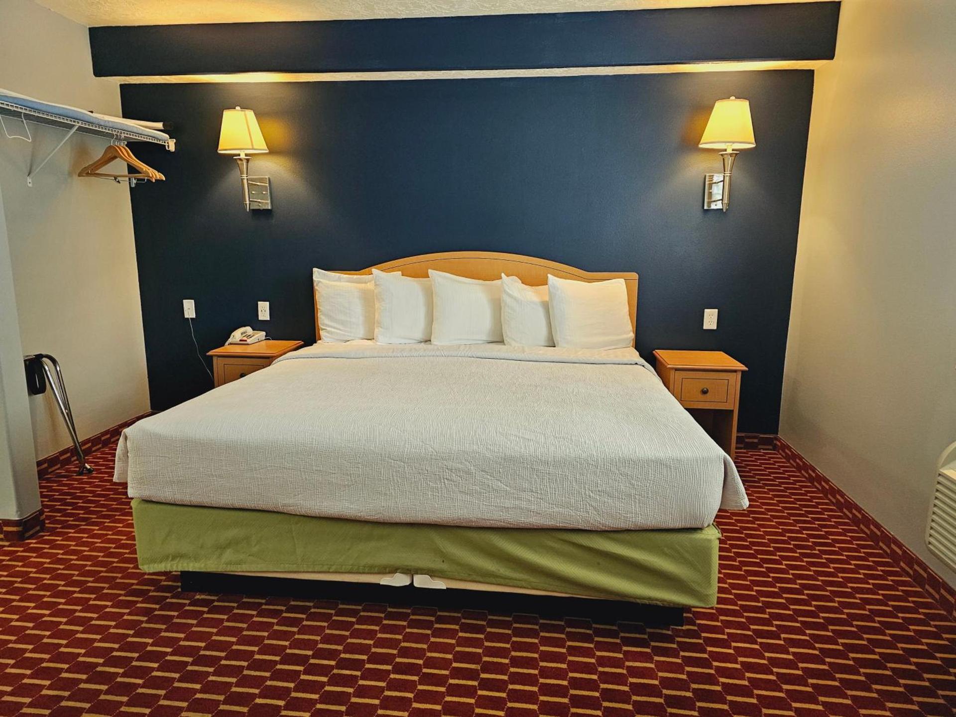 Executive Inn & Suites Extended Stay - Vernal photo 6
