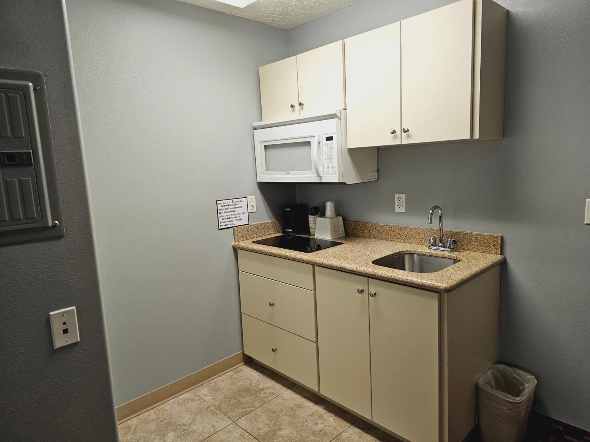 Executive Inn & Suites Extended Stay - Vernal photo 34