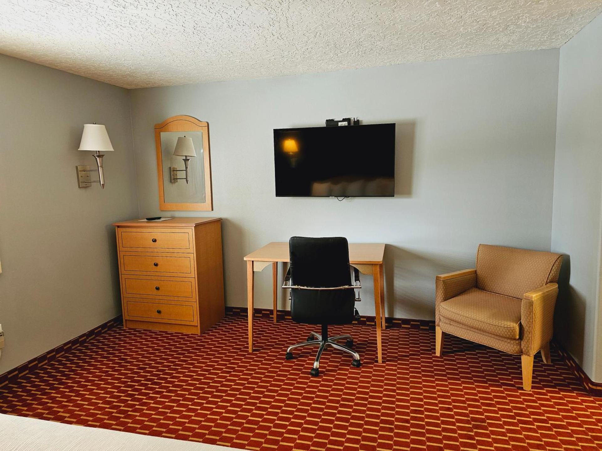 Executive Inn & Suites Extended Stay - Vernal photo 33