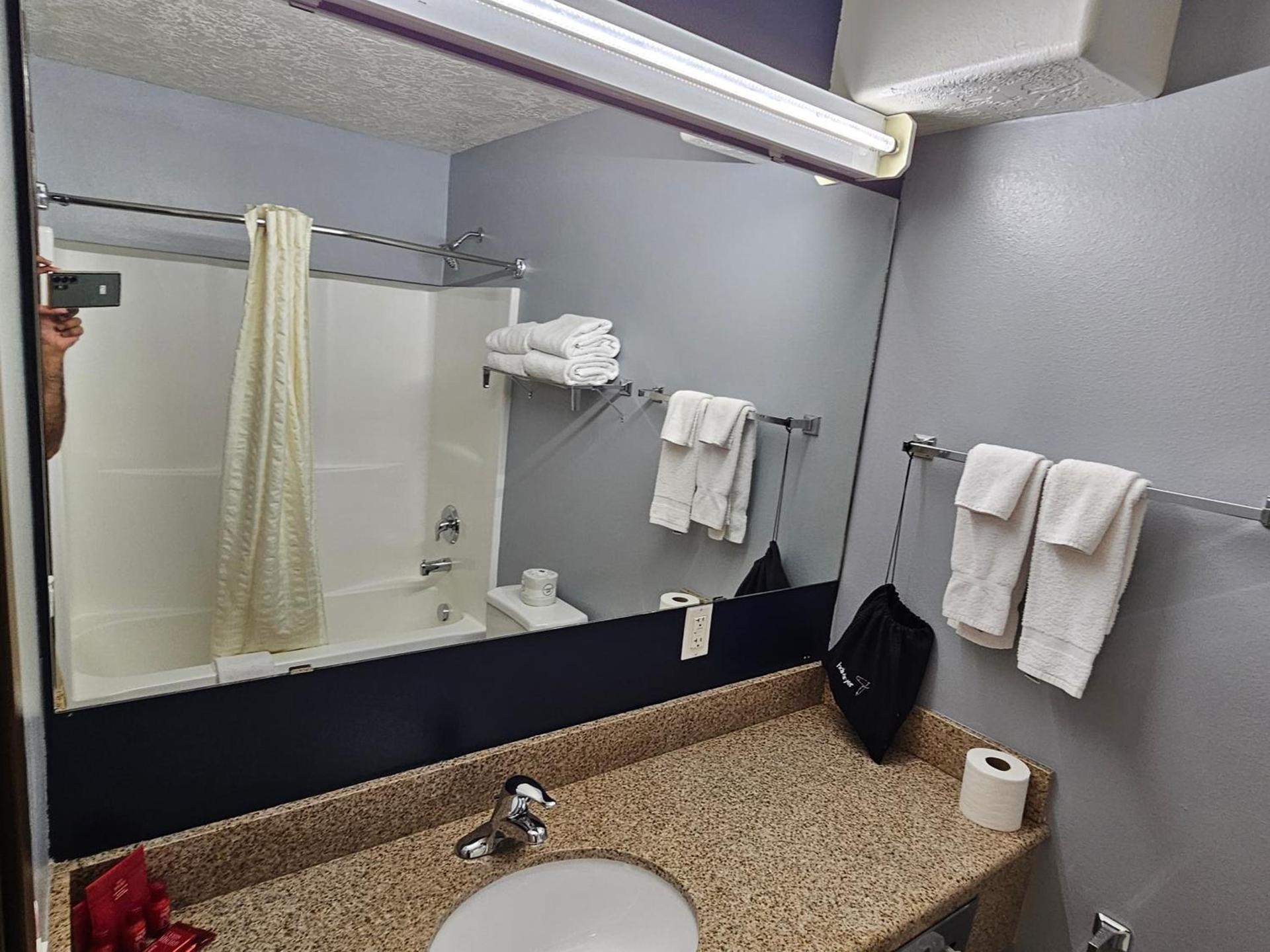 Executive Inn & Suites Extended Stay - Vernal photo 37