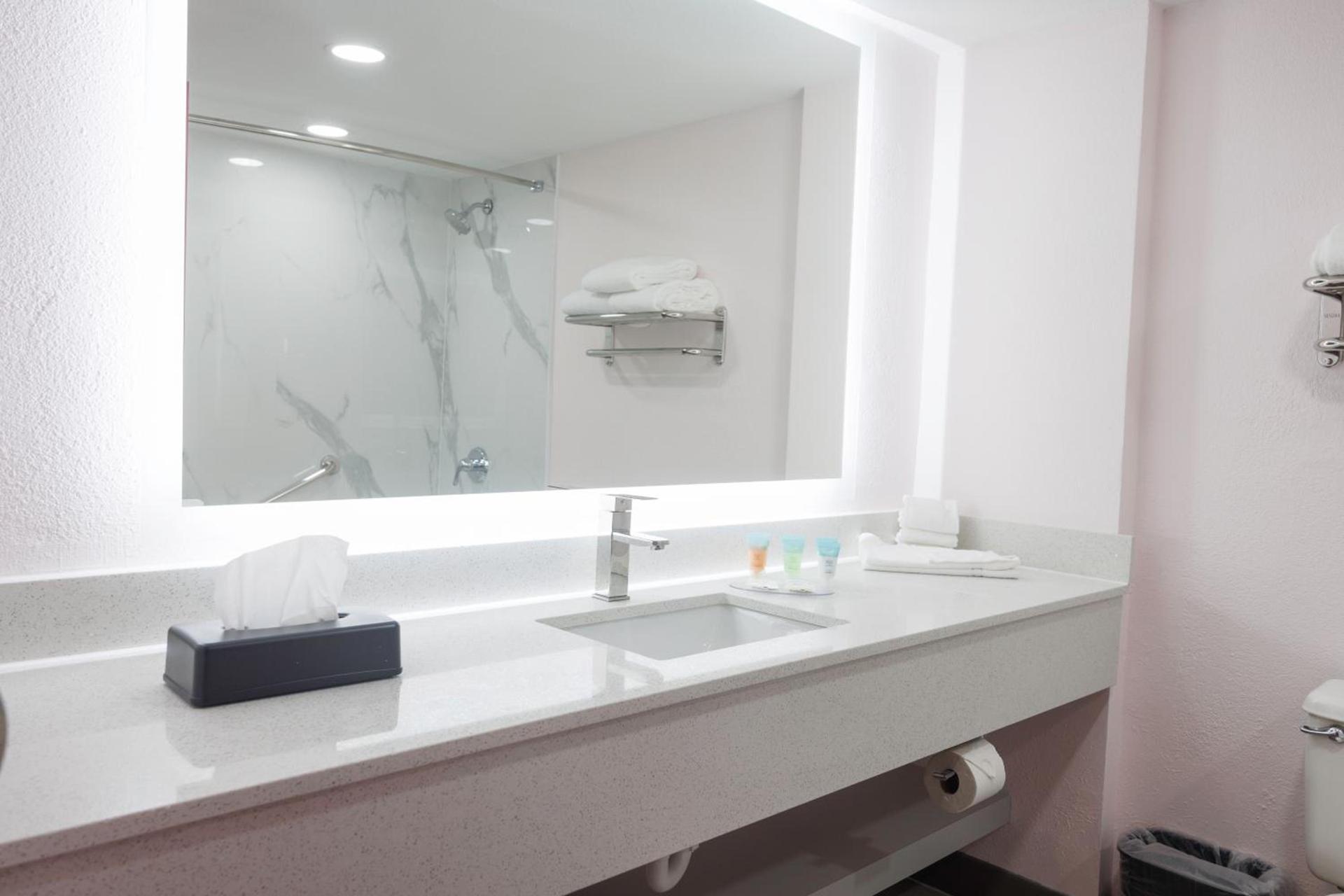 B&B Hotel Miami Airport photo 14