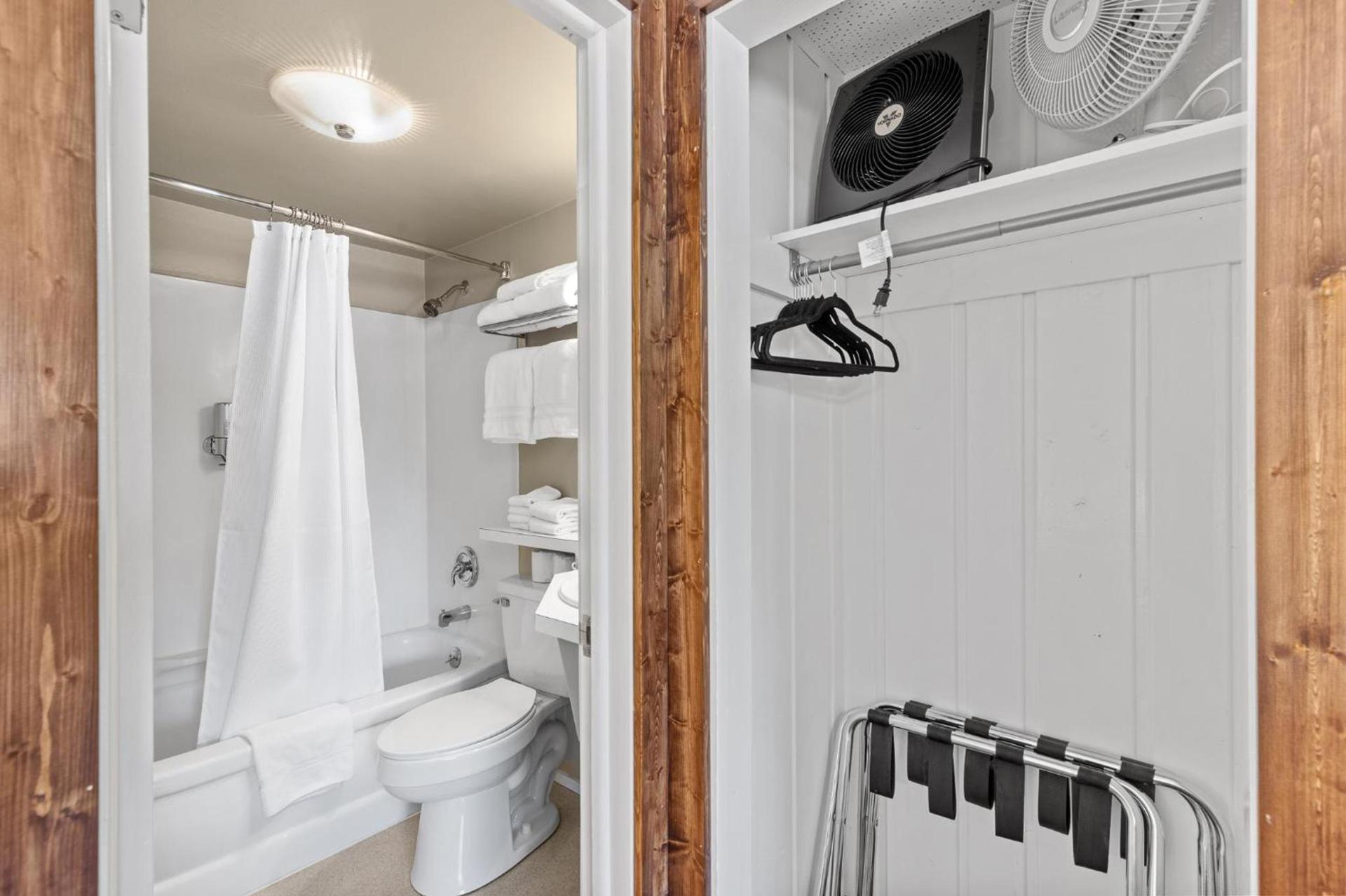 The Lazy Duck Inn photo 18