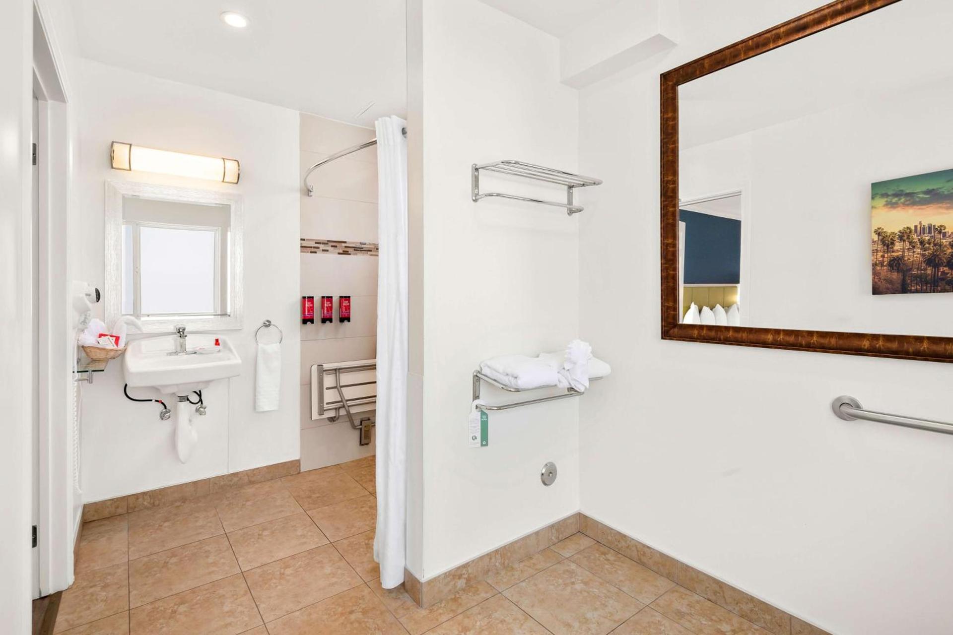SureStay Hotel by Best Western Santa Monica photo 9